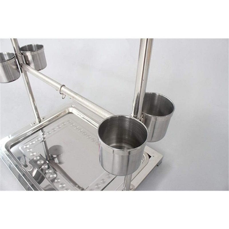 クリーニングトレイと4つの食器カップのホーム -