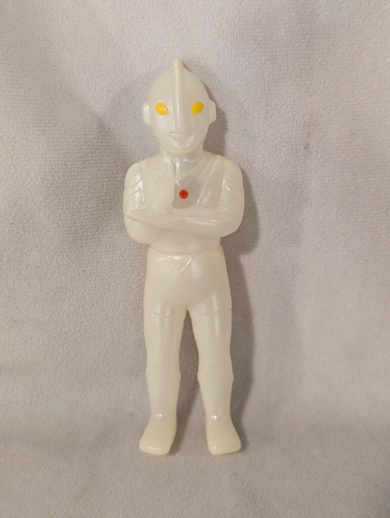 やまなや ブルマァク復刻怪獣シリーズ ウルトラマン ウルトラマン スペシウムポーズ ミニサイズ 蓄光成型