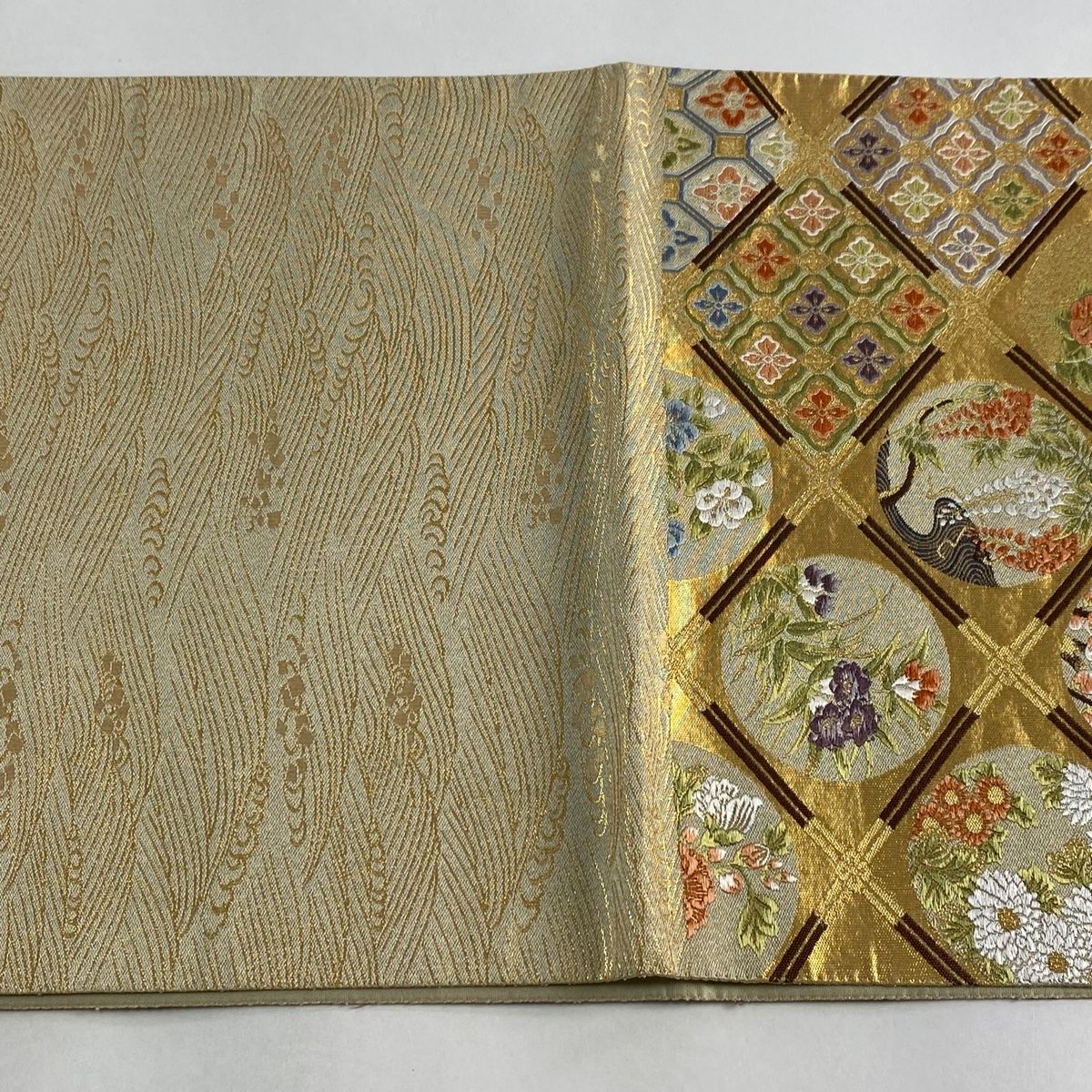 袋帯 美品 秀品 格天井 草花 箔 金糸 クリーム お太鼓柄 正絹