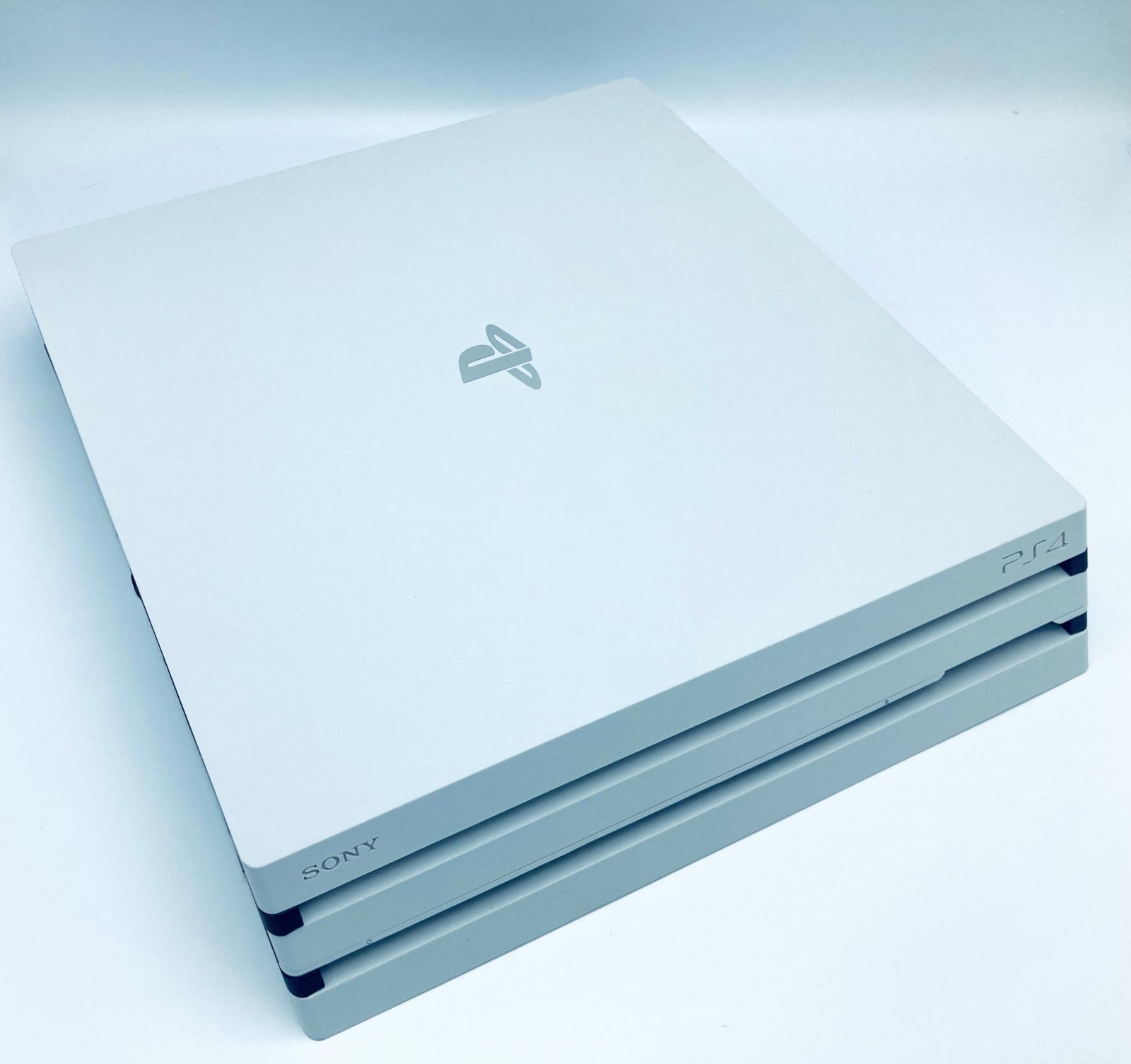 中古 箱付 完品 PlayStation4 Pro 中古 グレイシャー・ホワイト 1TB