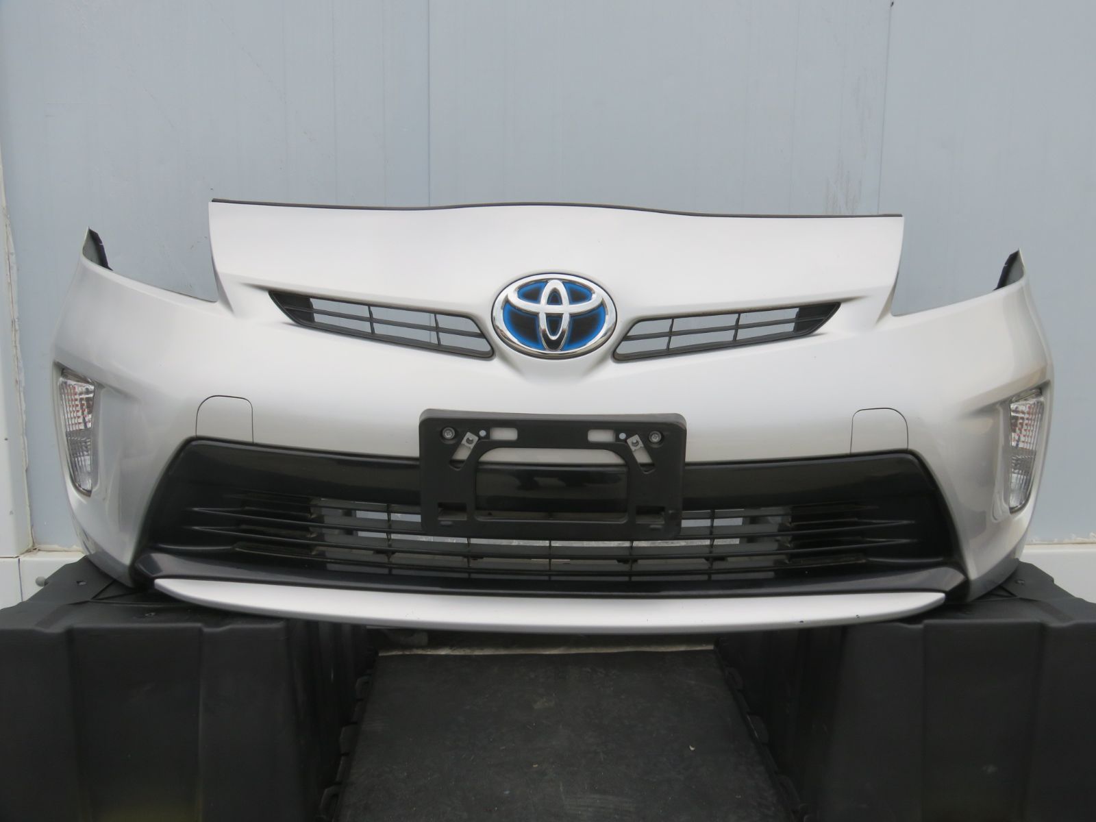 SFC2332 プリウス30系 ZVW30 ZVW35 後期 純正 フロントバンパー 1F7 シルバー