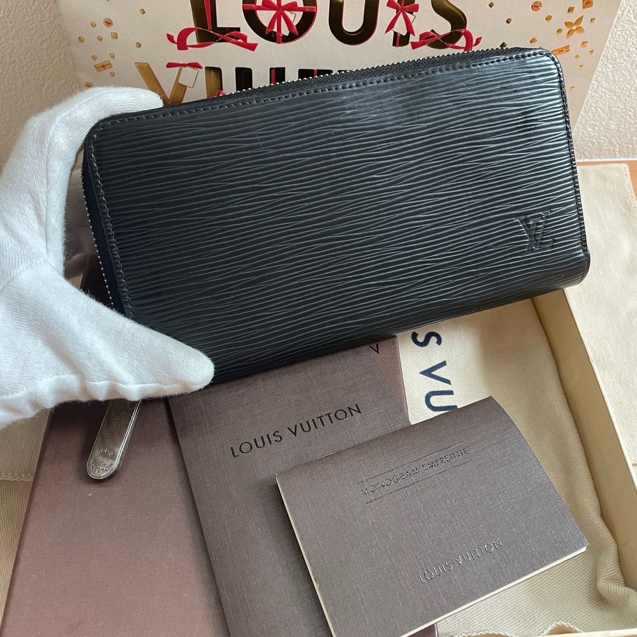極美品 ルイヴィトン エピ ジッピーウォレット 長財布 ブラック M60072