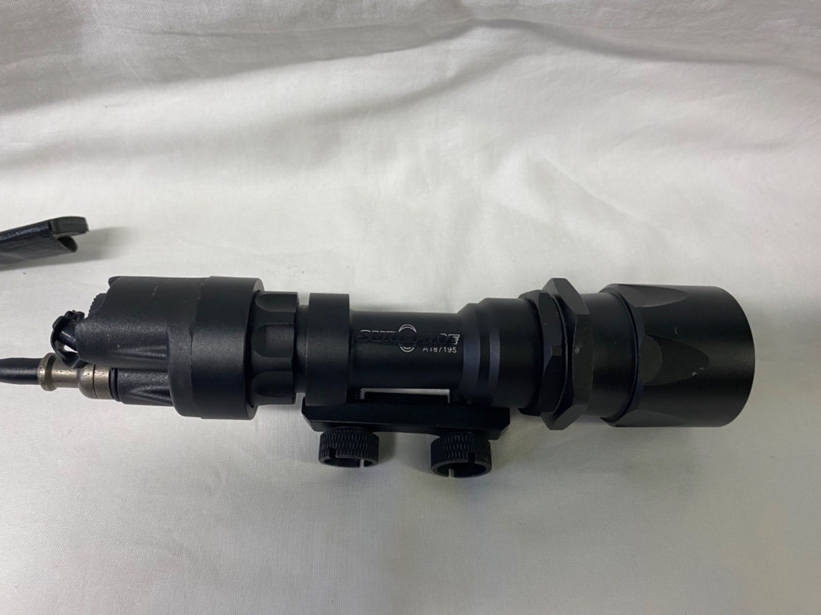 動作品 フラッシュライト シュアファイア SUREFIRE　A18/195