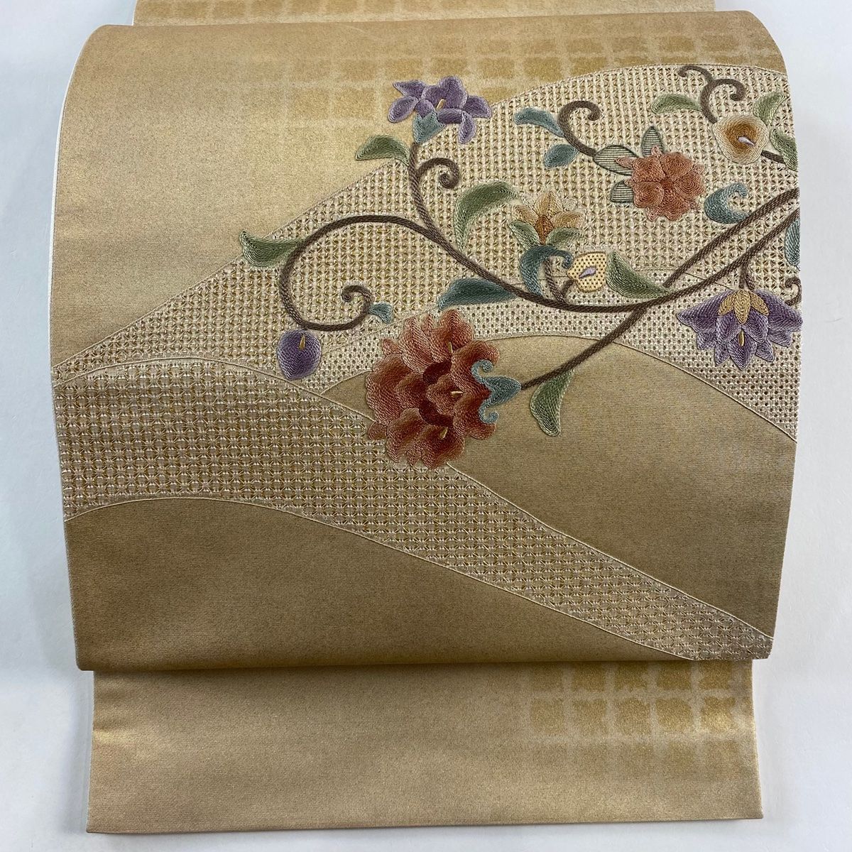 袋帯 秀品 枝花 刺繍 金彩 ベージュ お太鼓柄 正絹
