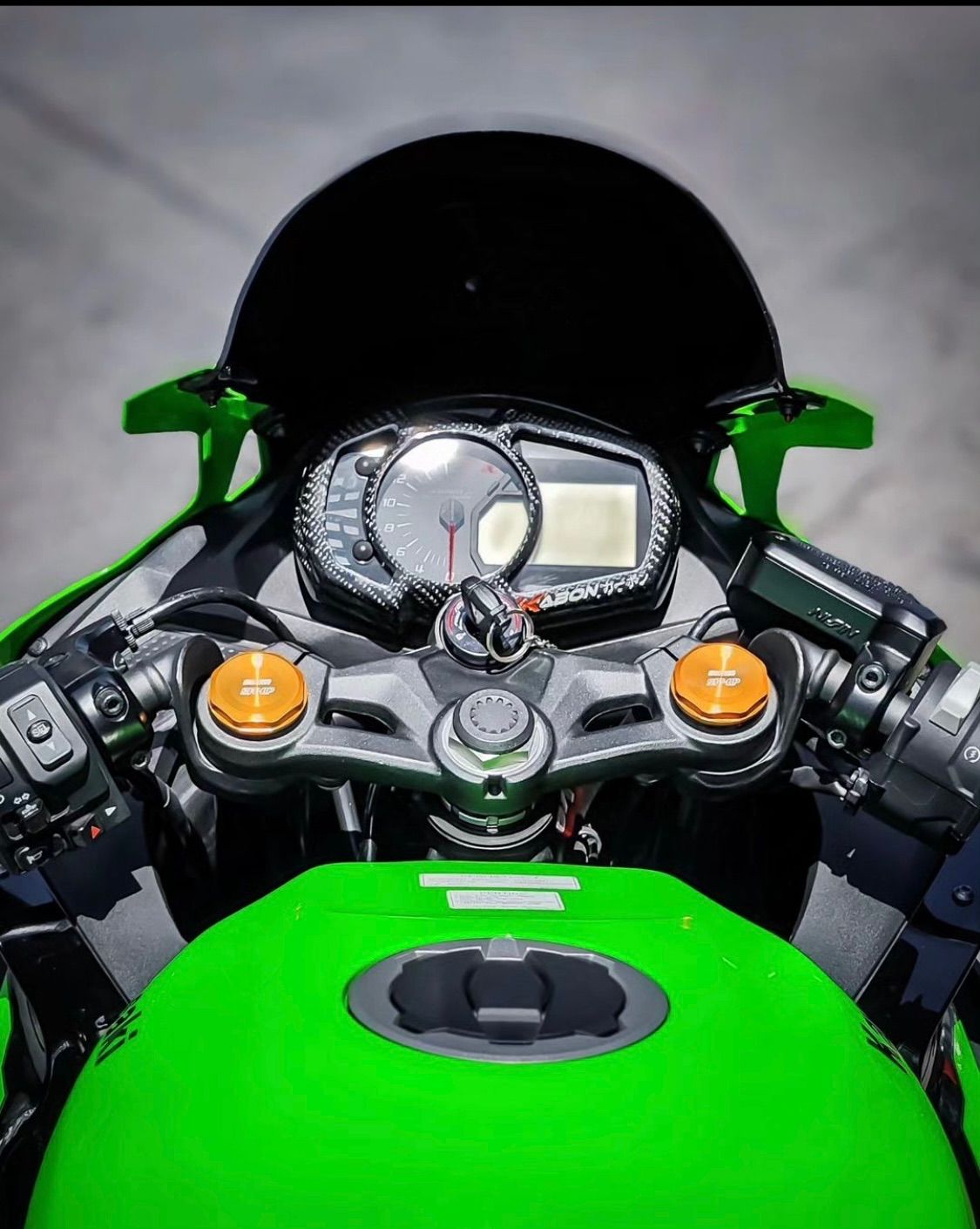 Kawasaki ZX-6R カーボンメーターカバー - カウル、フェンダー、外装