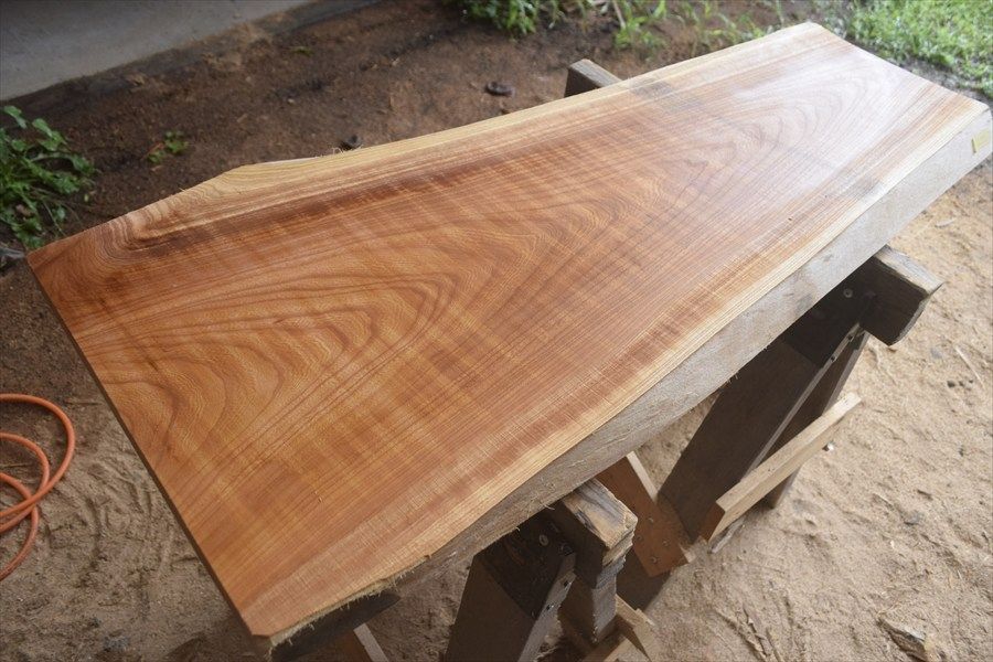 欅の木 アウトレット ケヤキ(欅)の一枚板 長さ約105cm 幅約35～43cm 厚