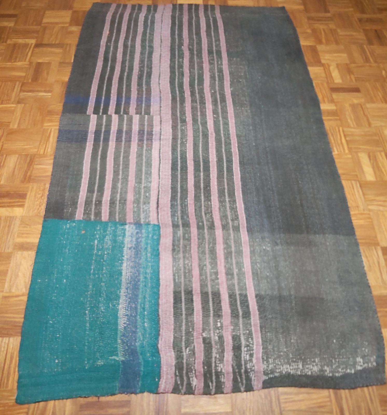 G204 グドゥリー マルチカバー マルチマット ラグ ヴィンテージ カンタ刺繍 ボロ インド ビンテージ BORO アンティーク シャビーシック ラリーキルト 手縫い 刺し子 ハンドメイド 刺子 絨毯 はぎれ 古布 パープル グリーン