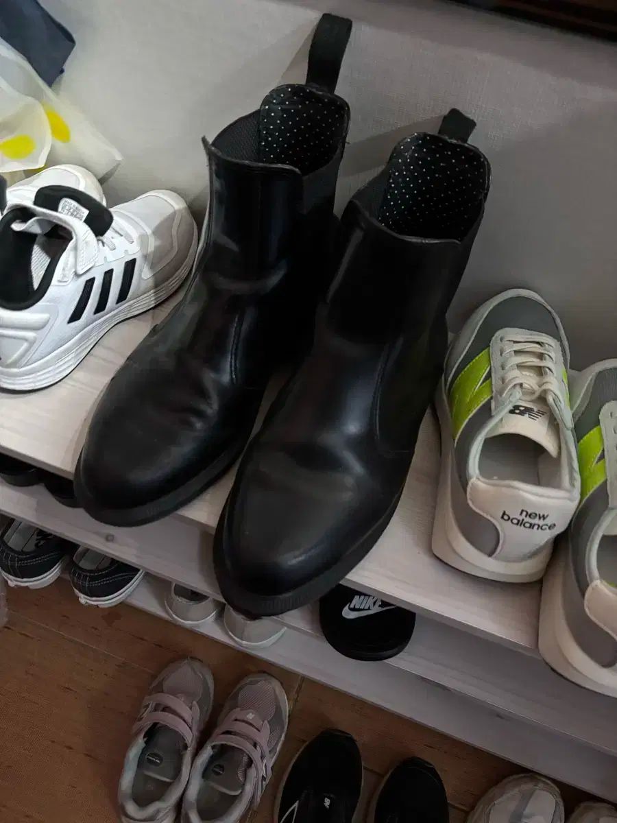 DR. MARTENS ドクターマーチン チェルシーブーツ