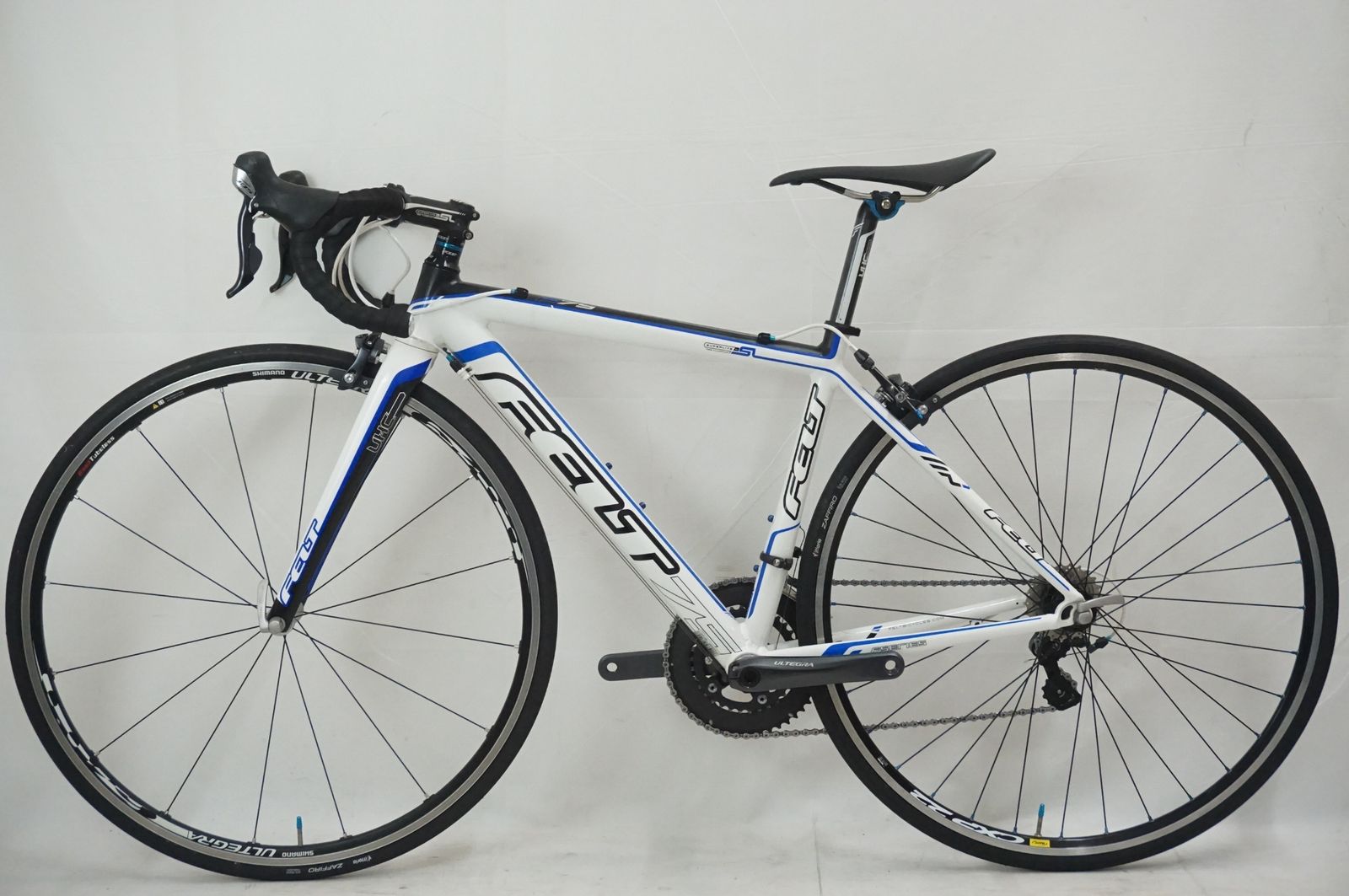 フェルト F75