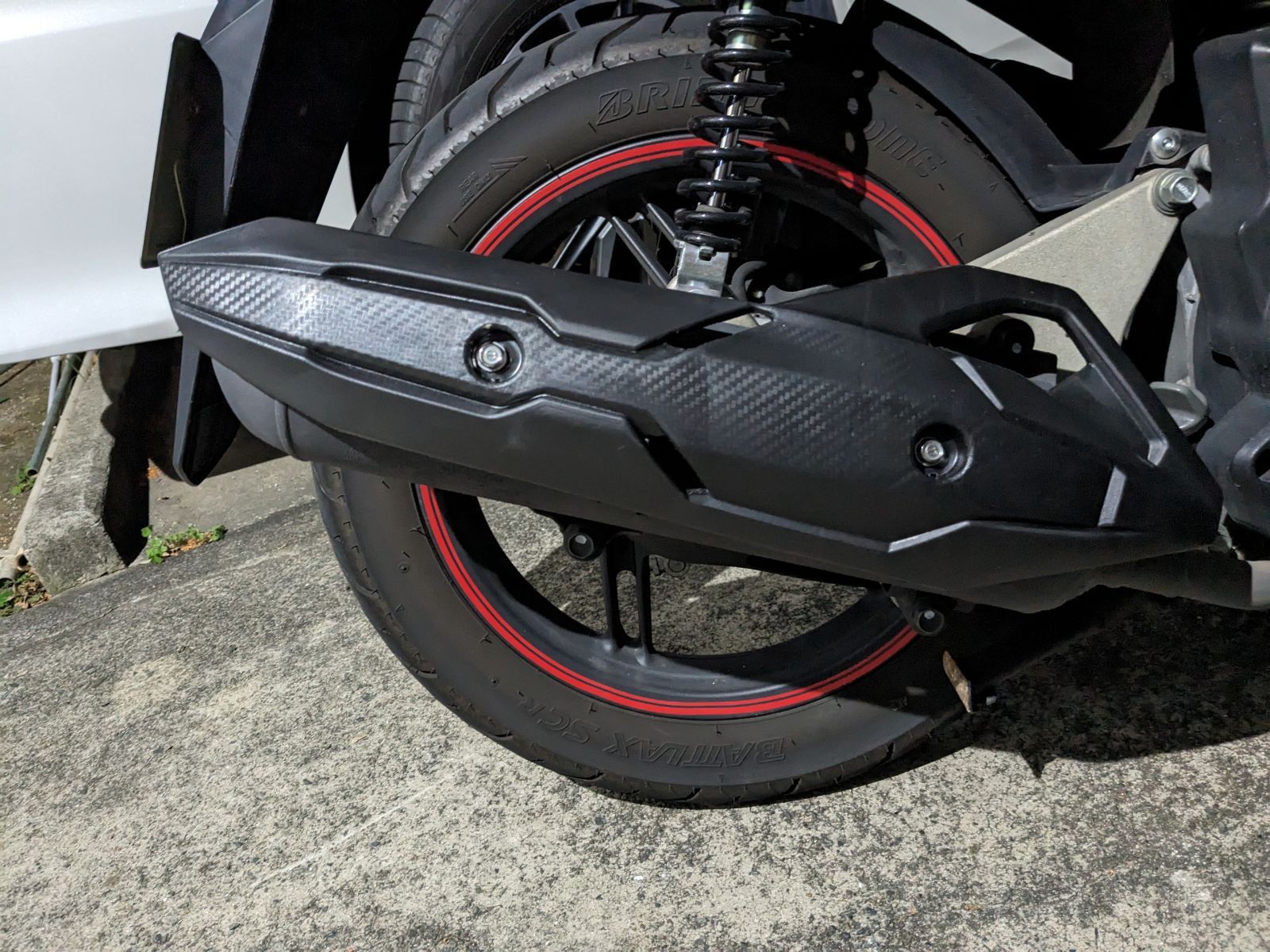 PCX(JF28/JF56)/PCX150 マフラーガード ゴールド