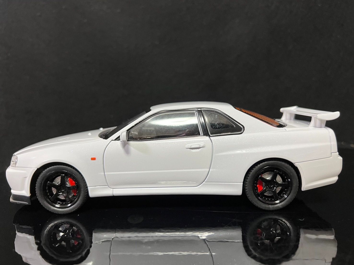 スカイラインGTR R34　日産 1/24 ミニカー 白 H178 スカイラインGTR R34 日産 1/24 ミニカー 白 H178 - メルカリ