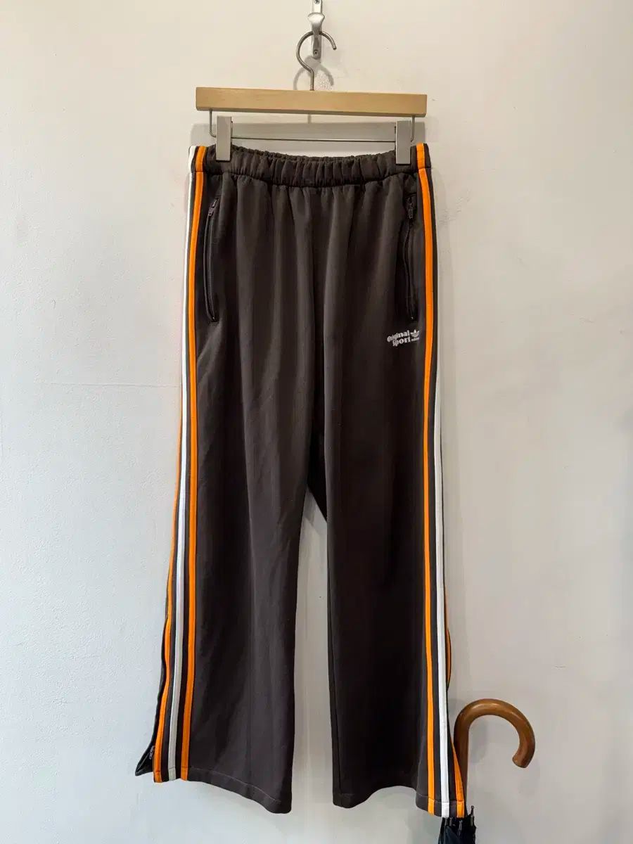 233 adidas アディダス パンツ