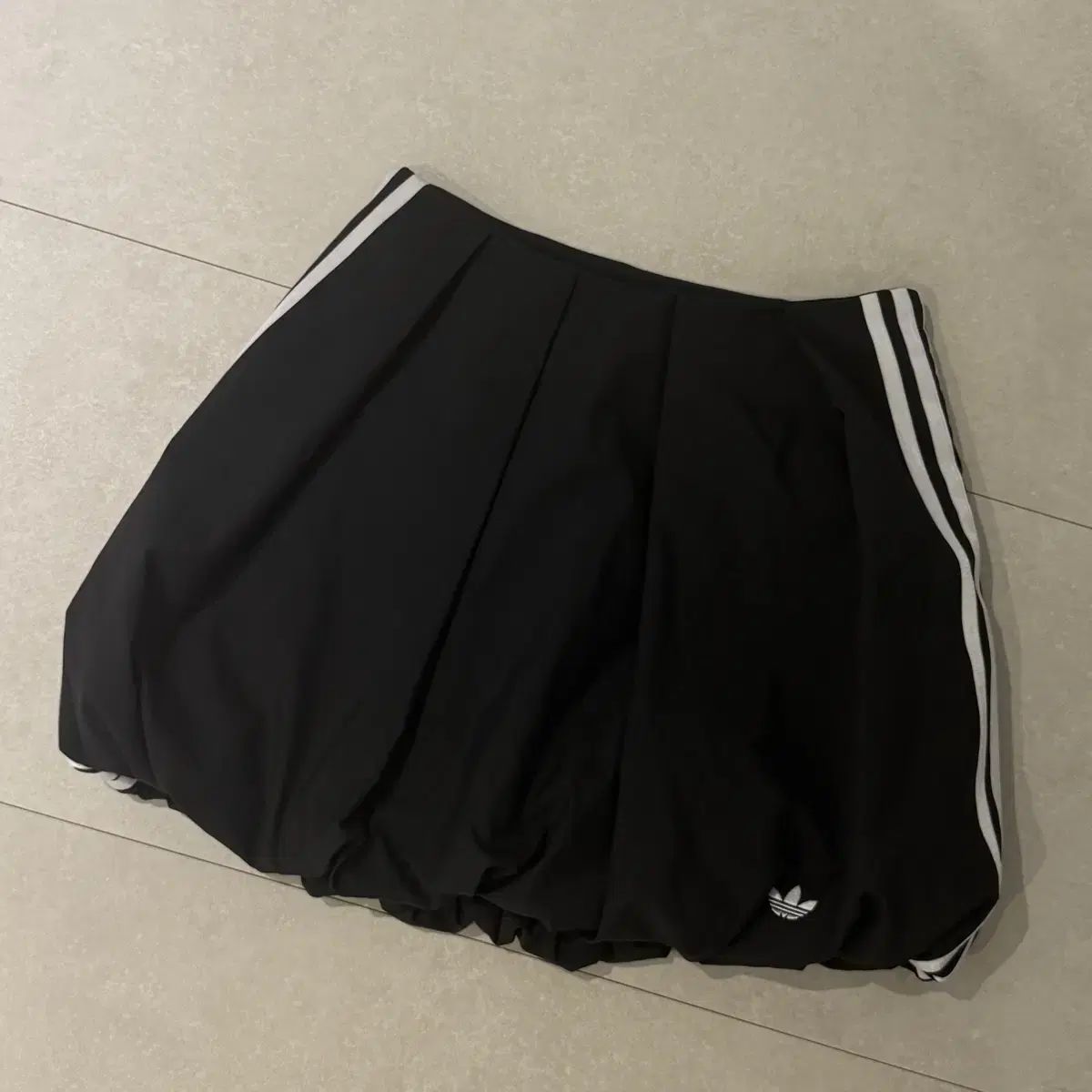 アディダスオリジナルス adidas Originalsバルーンスカート XS Adilenium シーズン 3 バルーンスカート / アディダスオリジナル