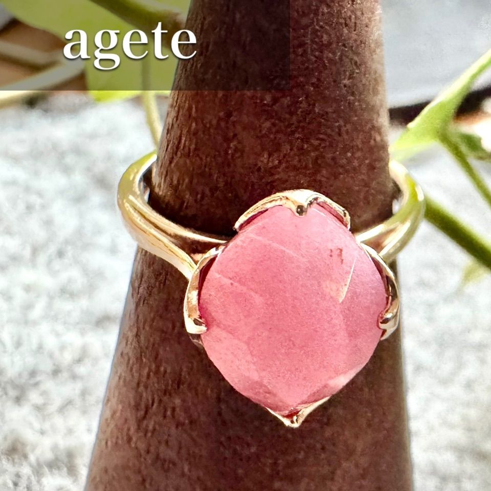 agete ジュエリー カラーストーンのリングで手元を agete｜アガット