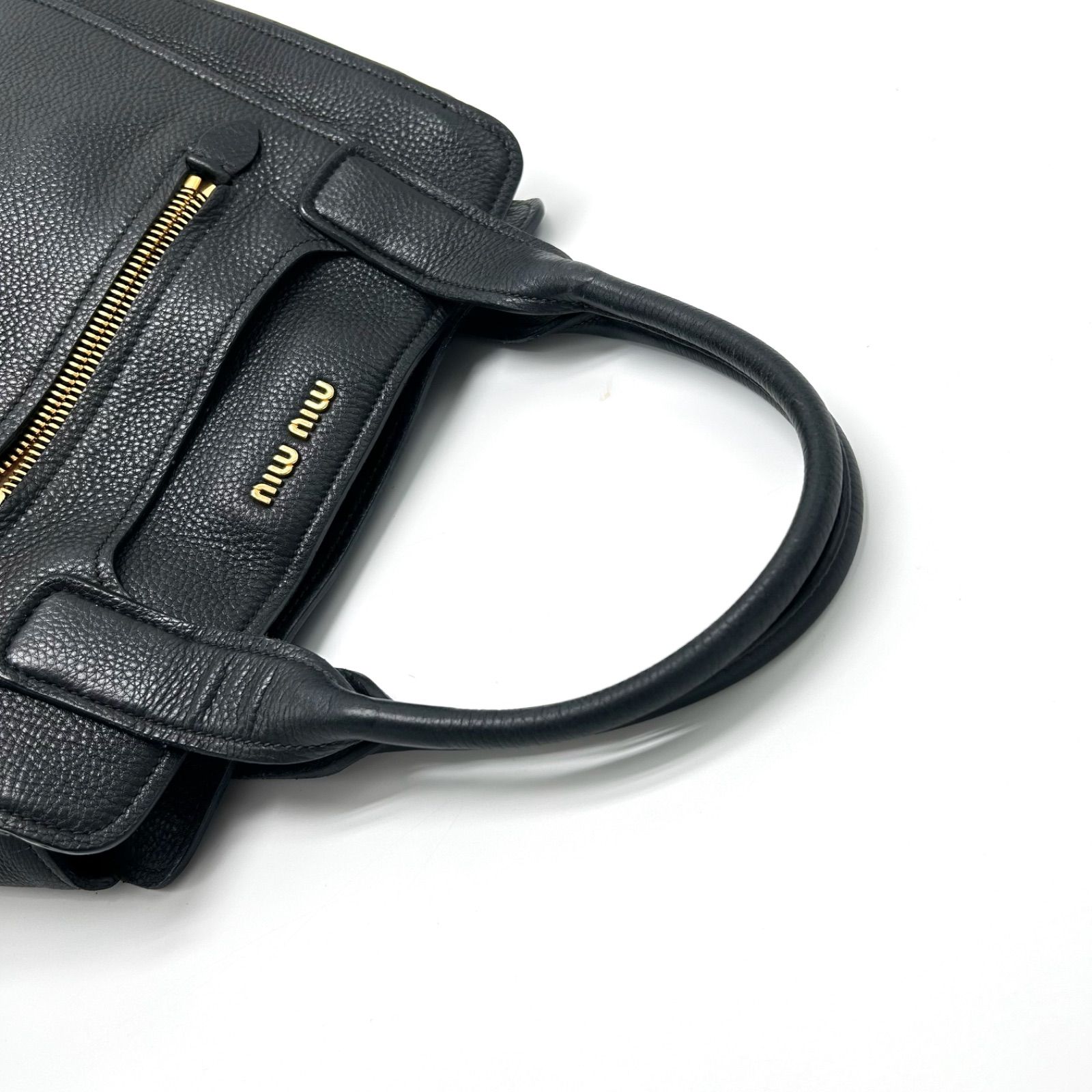 美品 MIU MIU ミュウミュウ トートバッグ ハンド 肩掛け メタルロゴ 白 