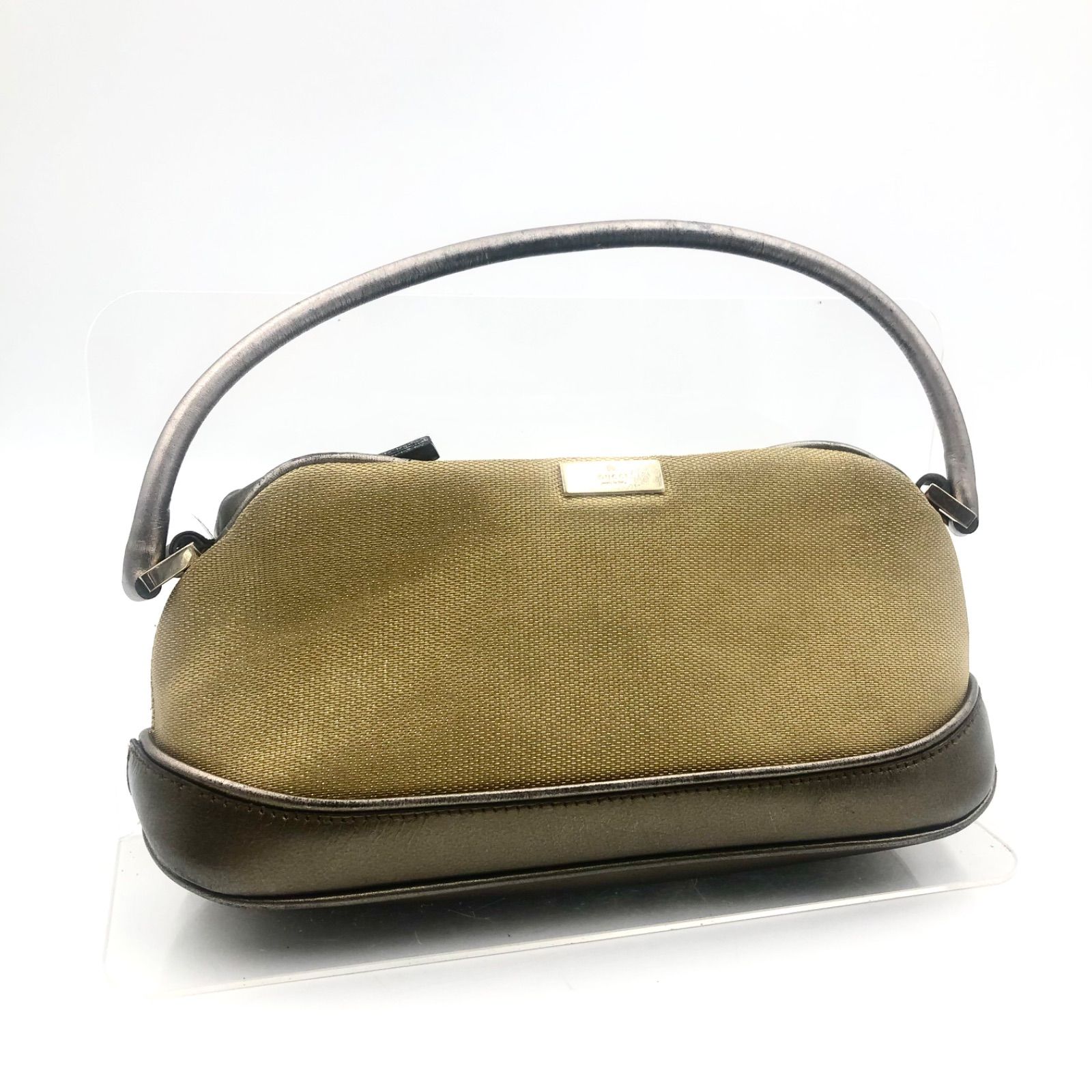 □良品□稀少デザイン□GUCCI グッチ アクセサリーポーチ ロゴプレート