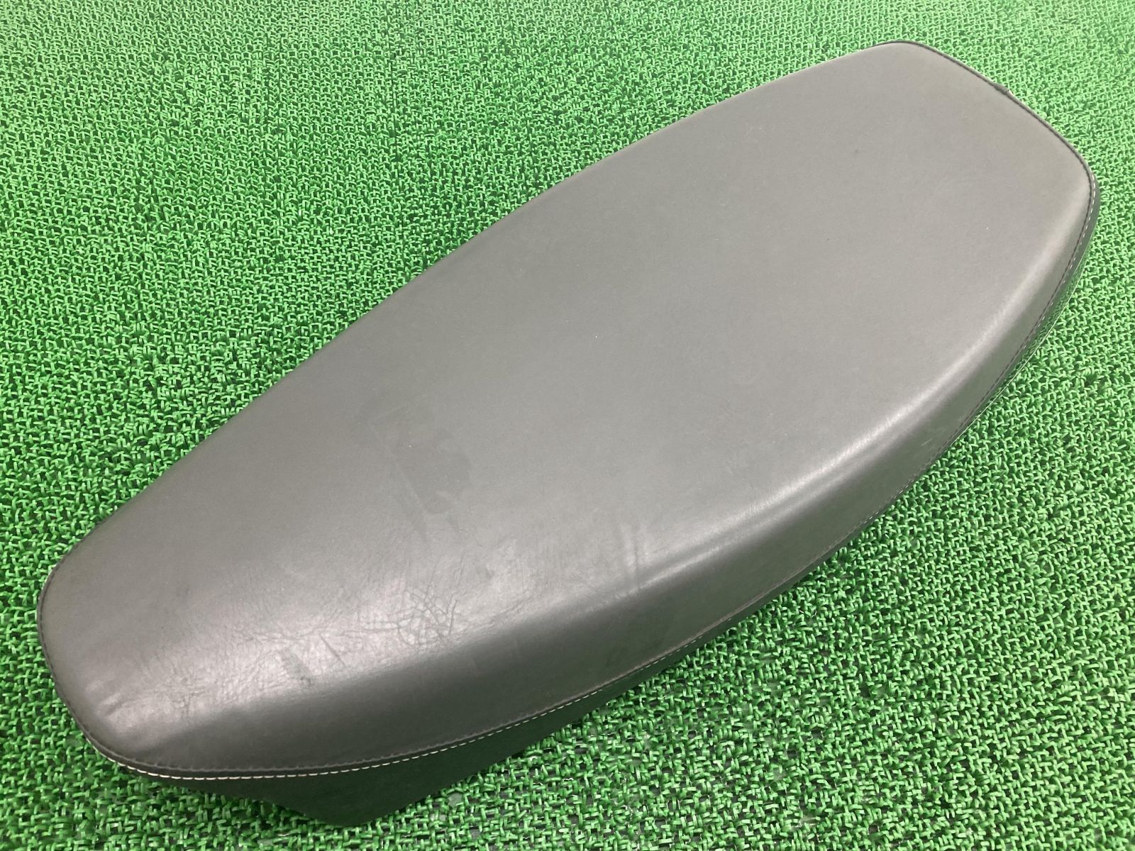 SR400 シート 3HT ヤマハ 純正 中古 バイク 部品 RH03J シートカウル