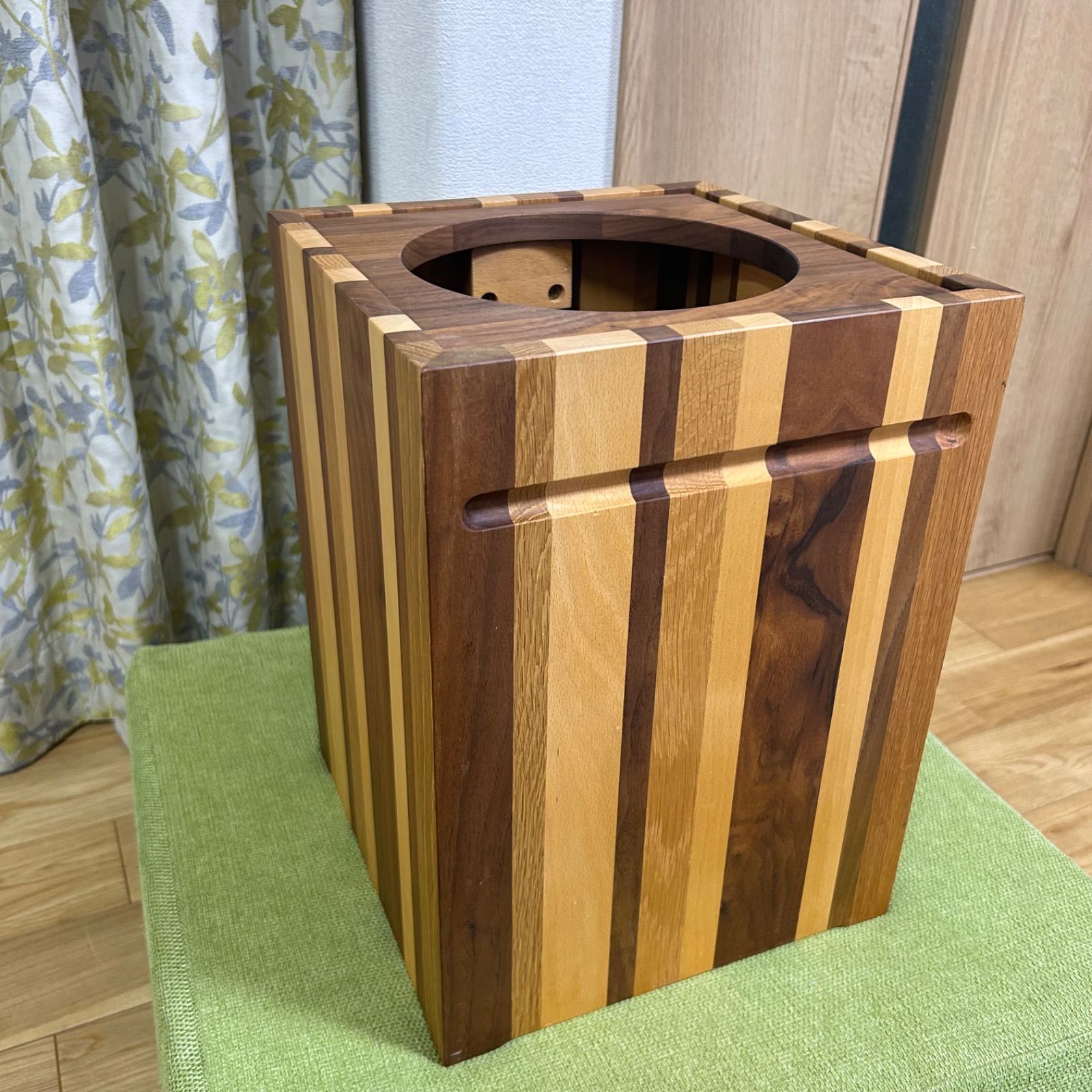 Latree ラトレ ONEシリーズ 無垢 ゴミ箱 ダストボックス 天然木 無垢材 木製 オイル仕上げ 感 飛騨家具 株式会社HIDAKAGU