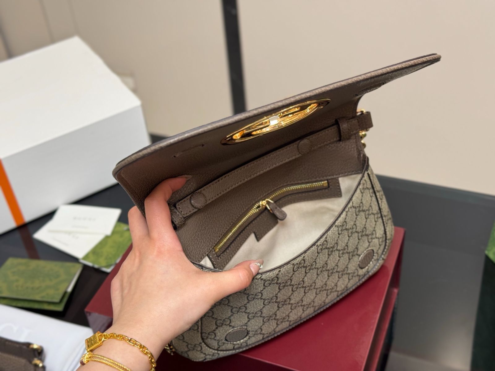 今日特価】Gucci Blondie Shoulder Bag グッチ ブロンディ