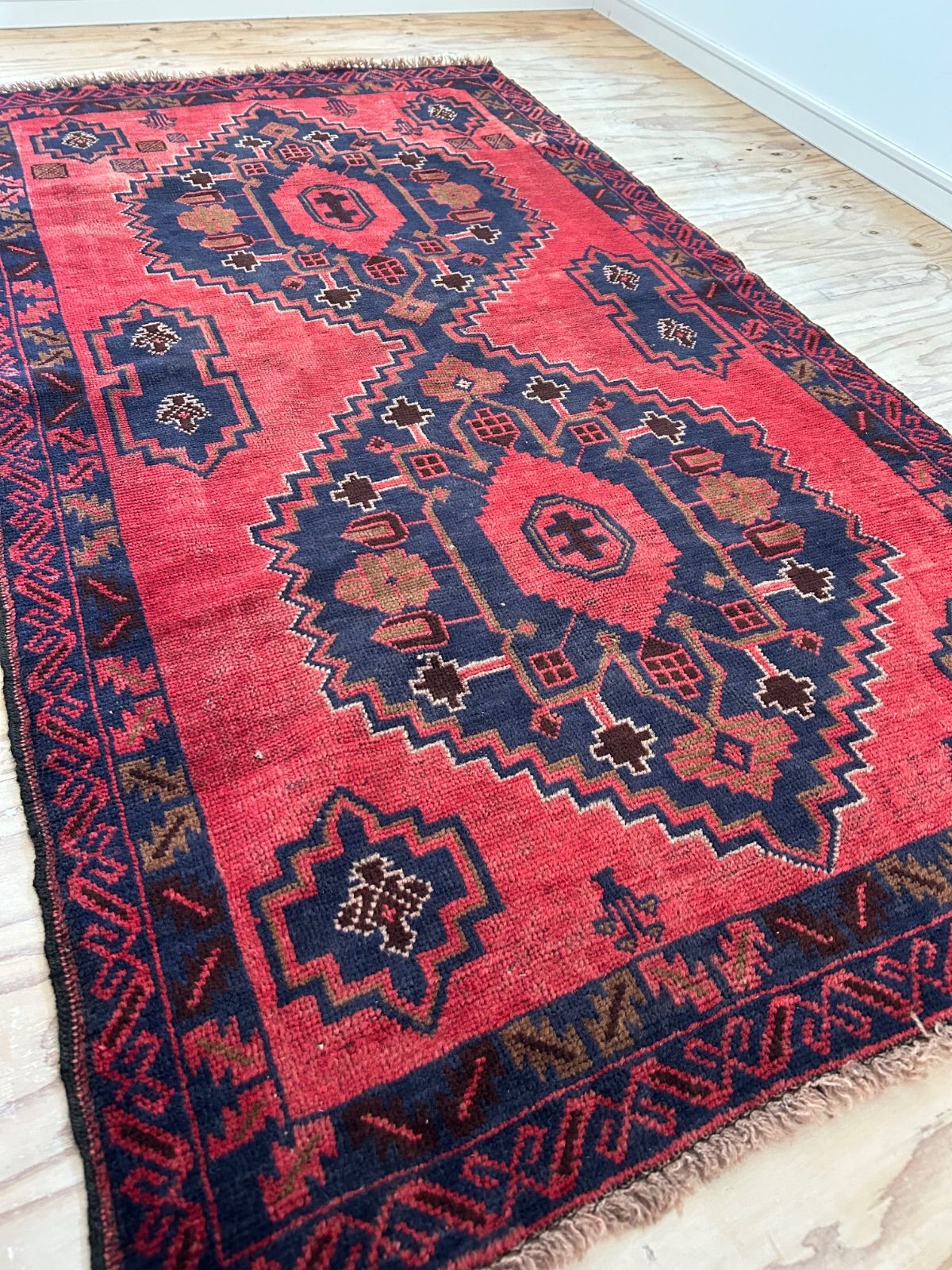 ビンテージ　トライバル　ラグ　絨毯　カーペット　大判　トルコ　シラーズ　イラン