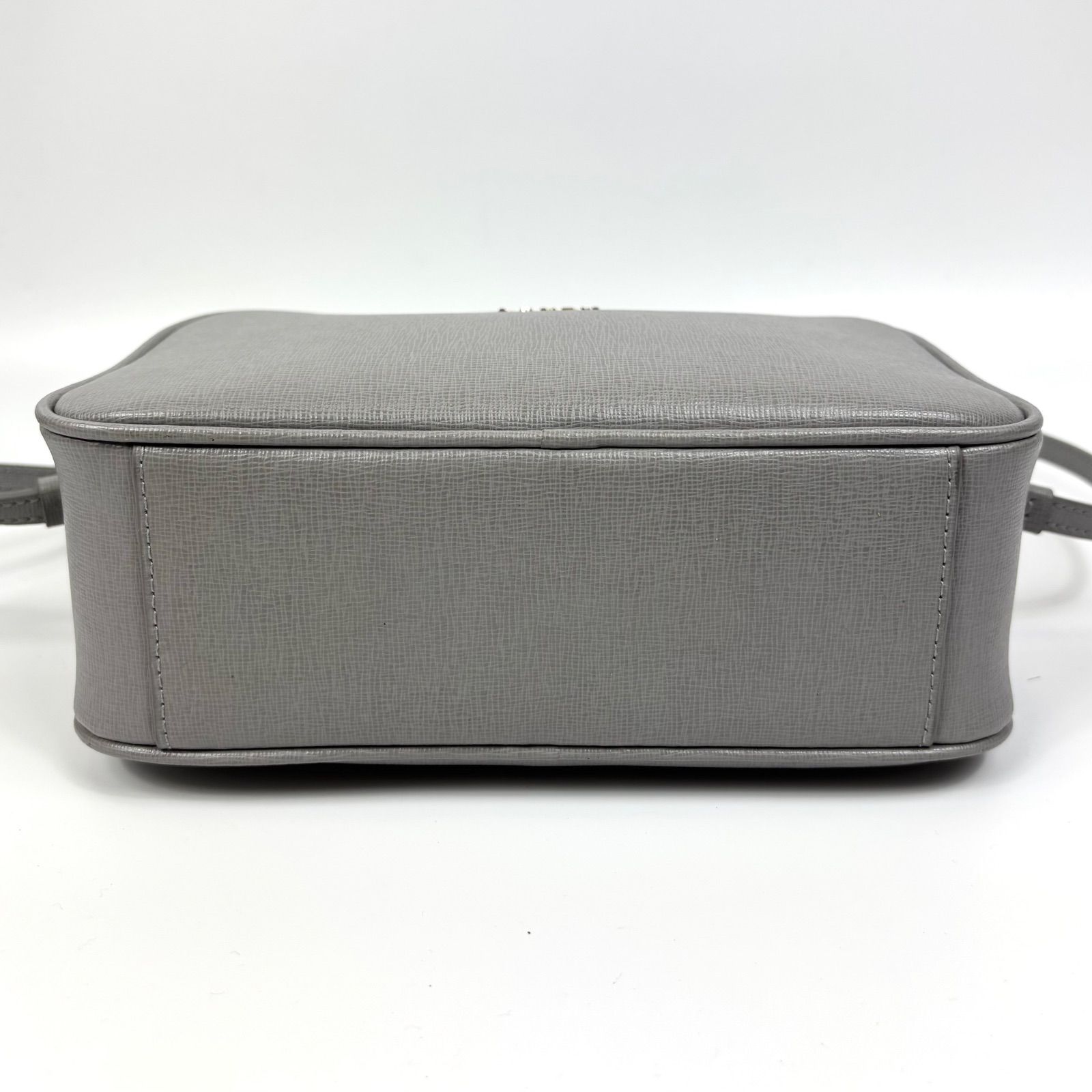 FURLA フルラ リリー ショルダーバッグ 斜め掛け ライトグレー カメラ