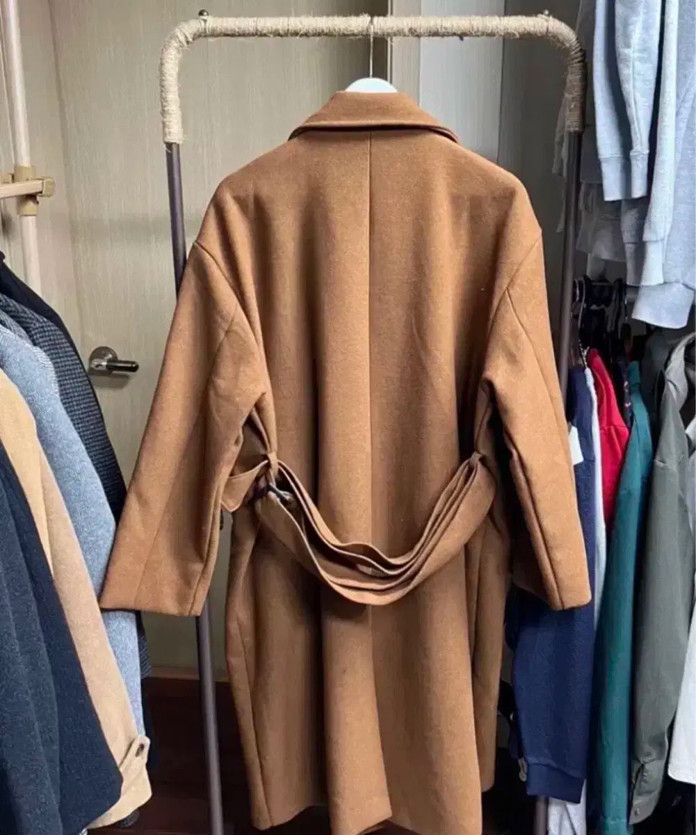メンズ モダン キャメル ラベルに貼り付けます ロングコート