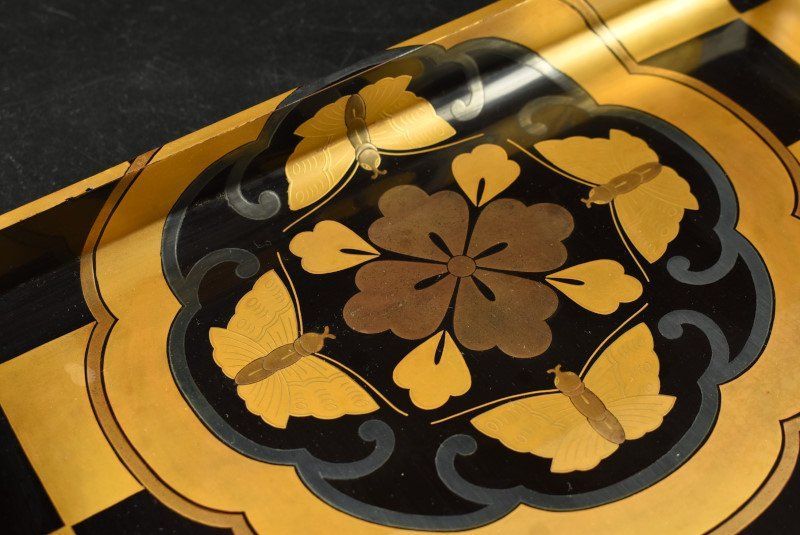 蒔絵花蝶市松文 四方盆