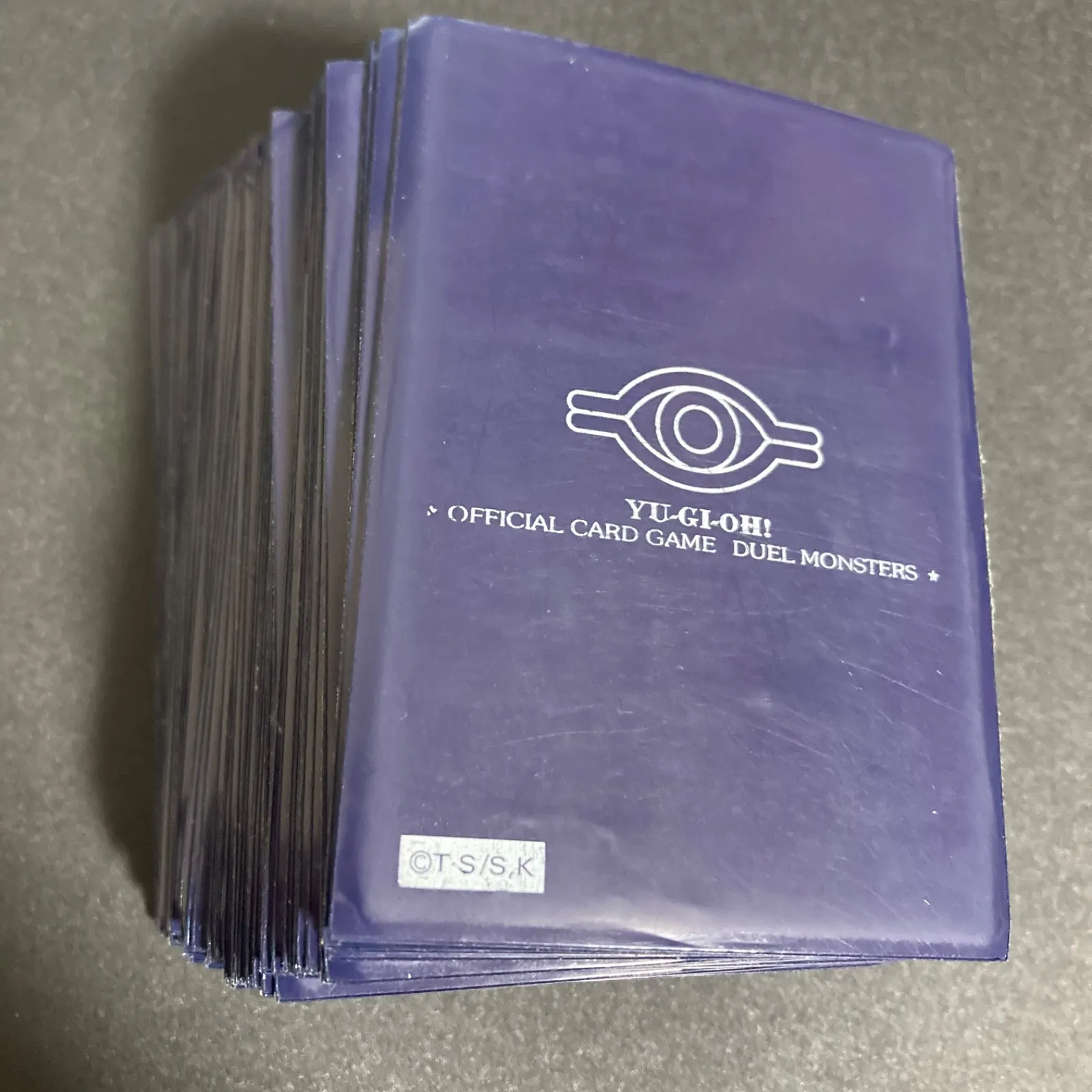 遊戯王 公式 スリーブ 絶版 初期ロゴ ウジャト眼 97枚 紺 ネイビー 2025年最新】ウジャト眼 スリーブの人気アイテム - メルカリ