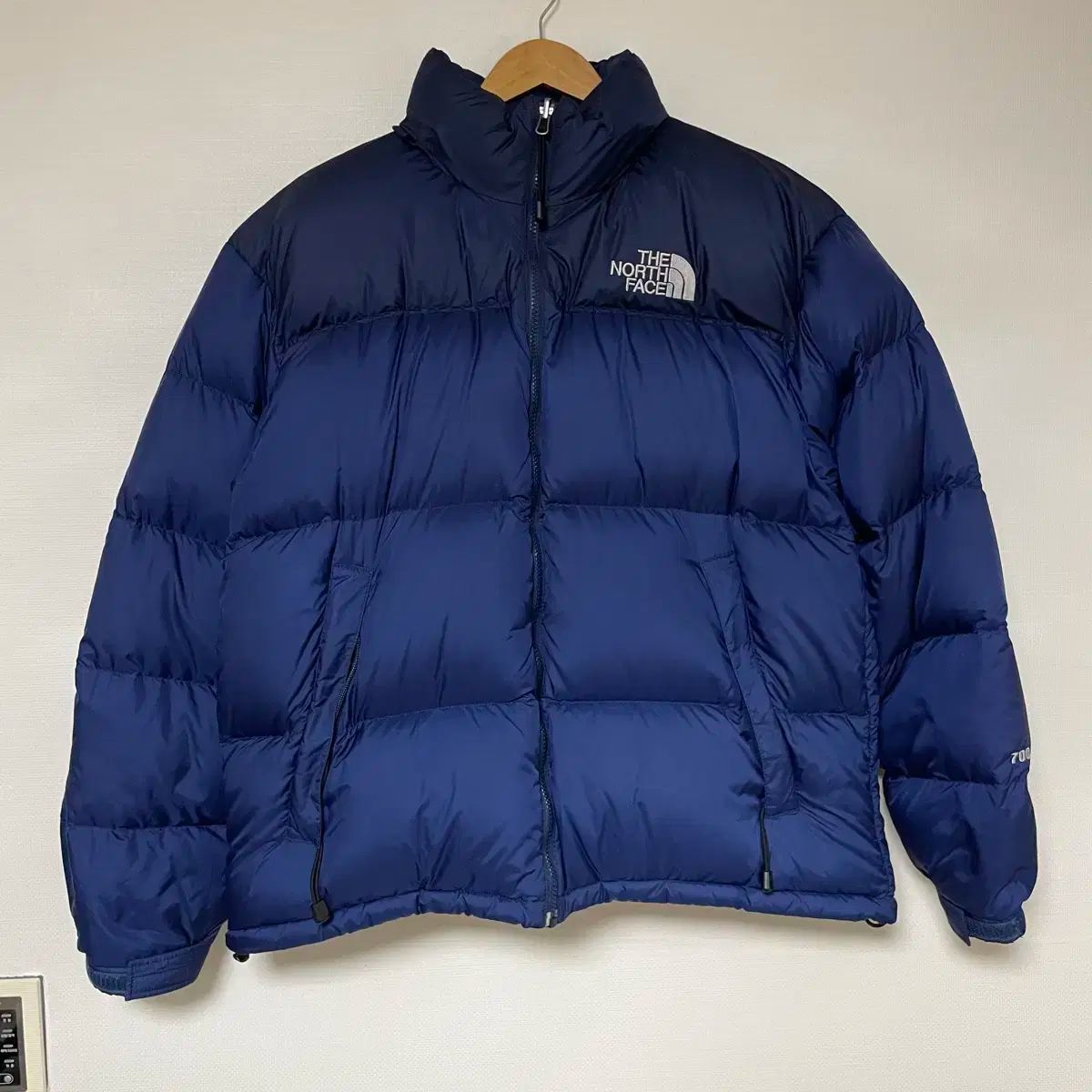 雷市場（ポンジャン）商品韓国直送】 100 THE NORTH FACE(ザノースフェイス) センターロゴ 700 Nuptse(ヌプシ)  ダウンジャケット - メルカリ