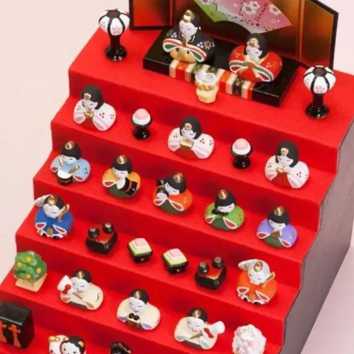 お祝い 陶器の雛人形