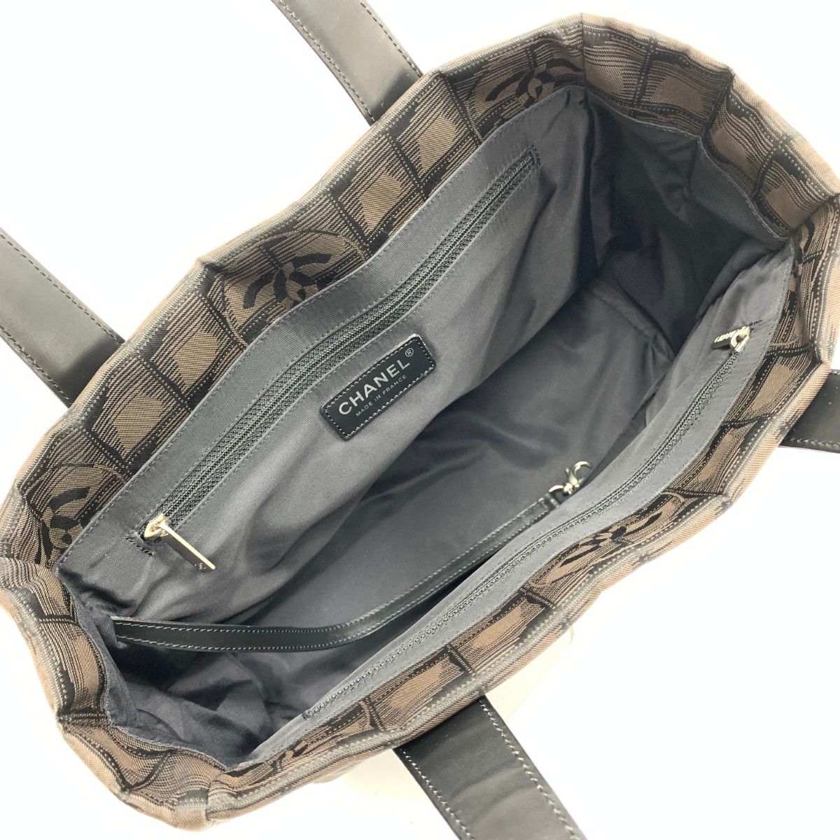 良好 CHANEL シャネル ニュートラベルライン トートバッグ ブラウン ナイロン レディース 240001146063 DECORATOM_COM_BR