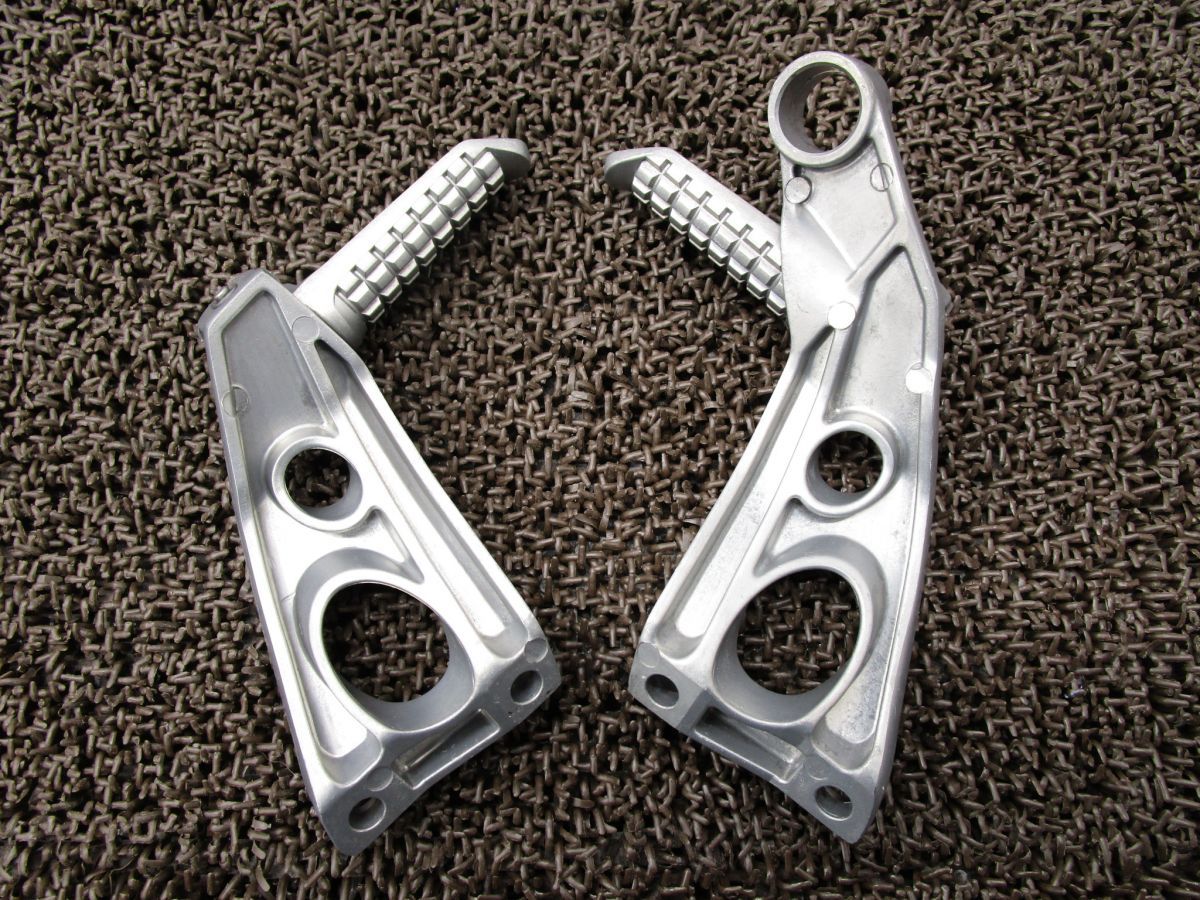 ZRX1100 タンデムステップ ステー 左右 △A5766 ZRT10C カワサキ ZXT10CE キャブ車