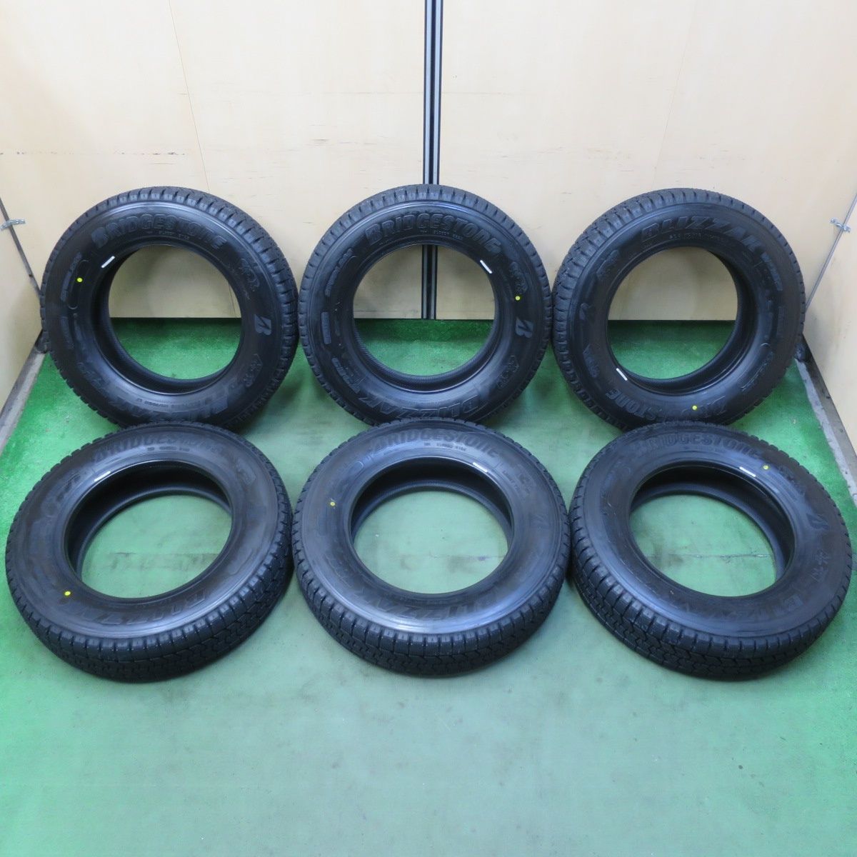 25年 6本 トラック タイヤ 205 70R16 111 109N スタッドレス ブリヂストン ブリザック W989 16インチ 5092405イスタ