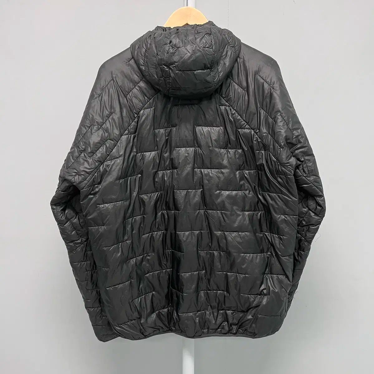 パタゴニア マイクロパフフーディ ダウンジャケット 軽量 グレー S patagonia パタゴニア ジャケット Patagonia メンズ マイクロ