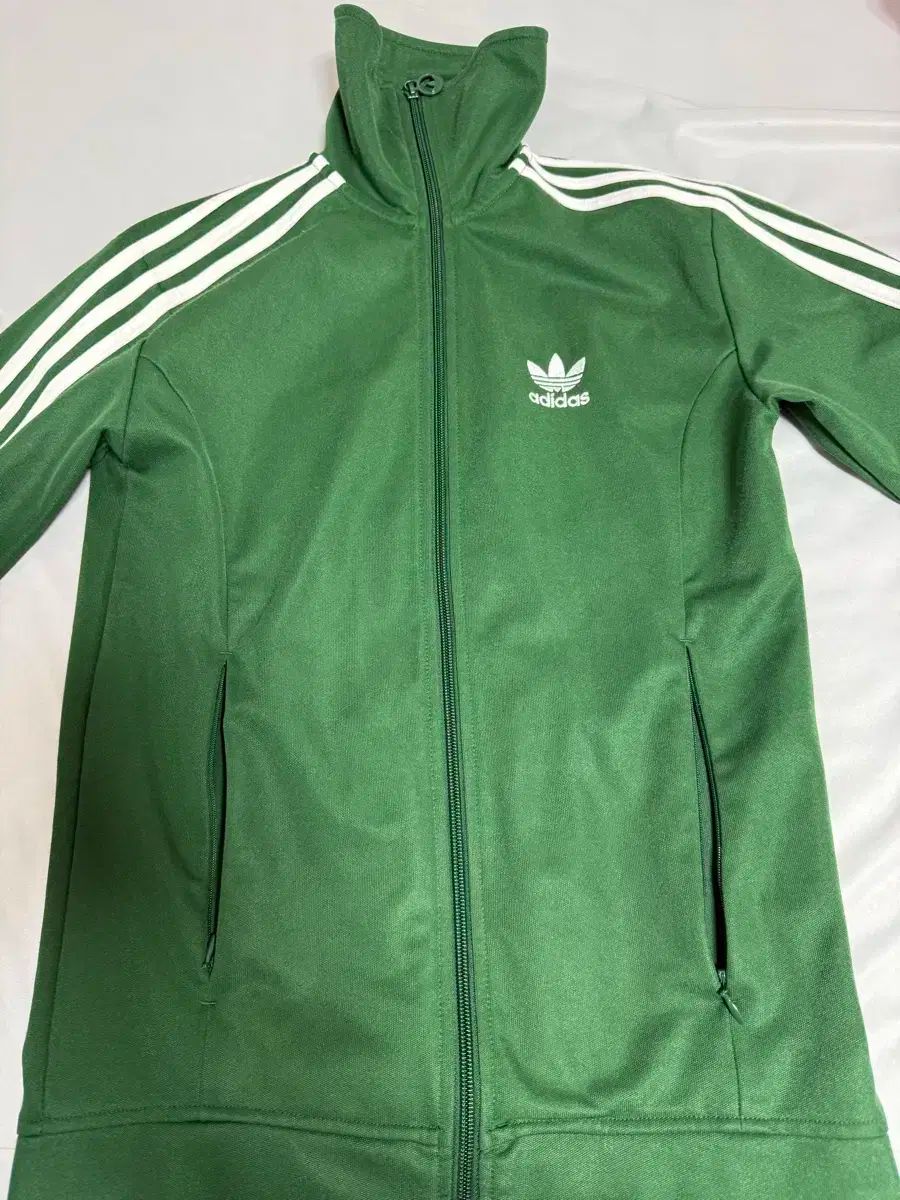 adidas アディダス グリーンジャージ トラックトップス