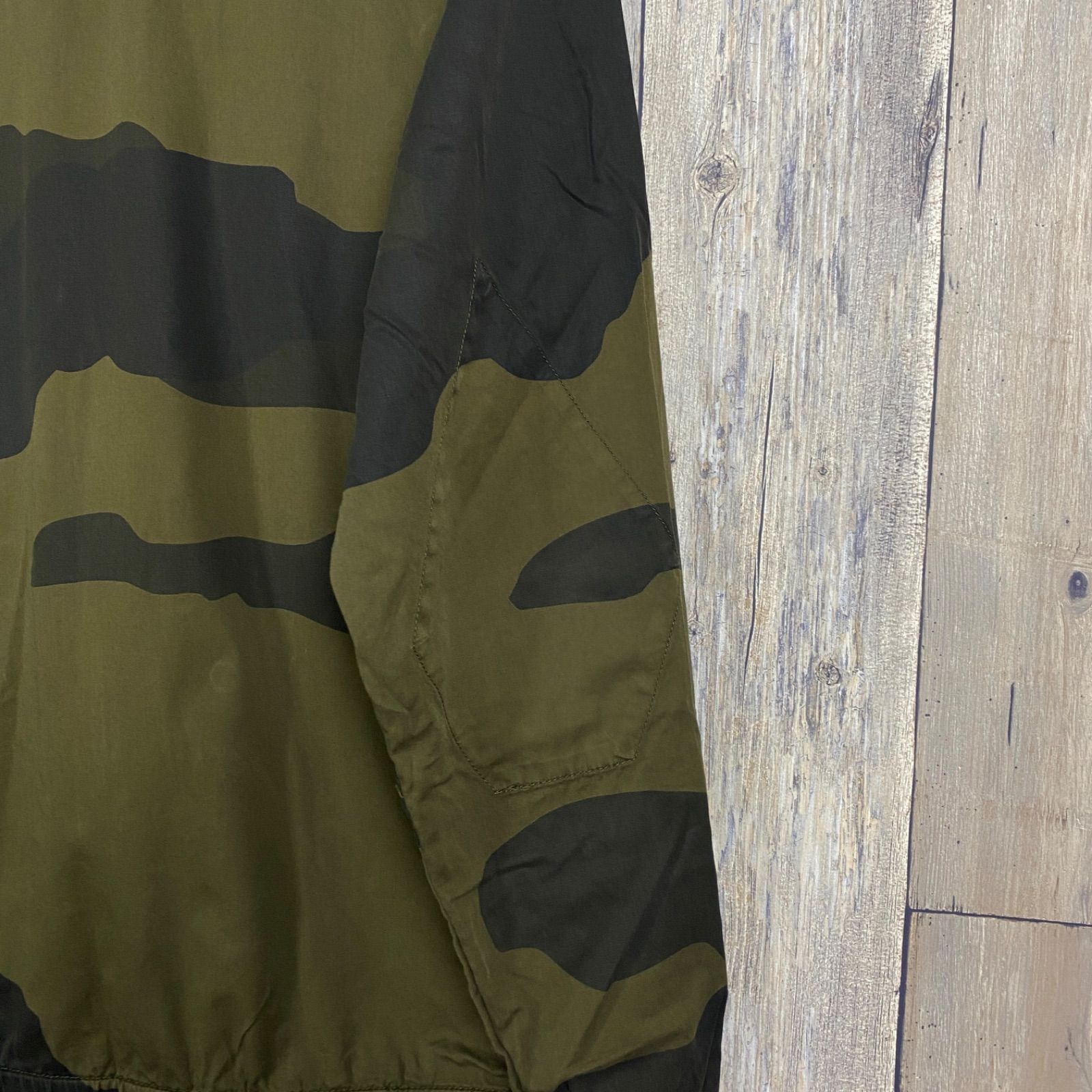 VOLCOM ボルコム】迷彩 CAMO カモフラ チンスト スウィングトップ