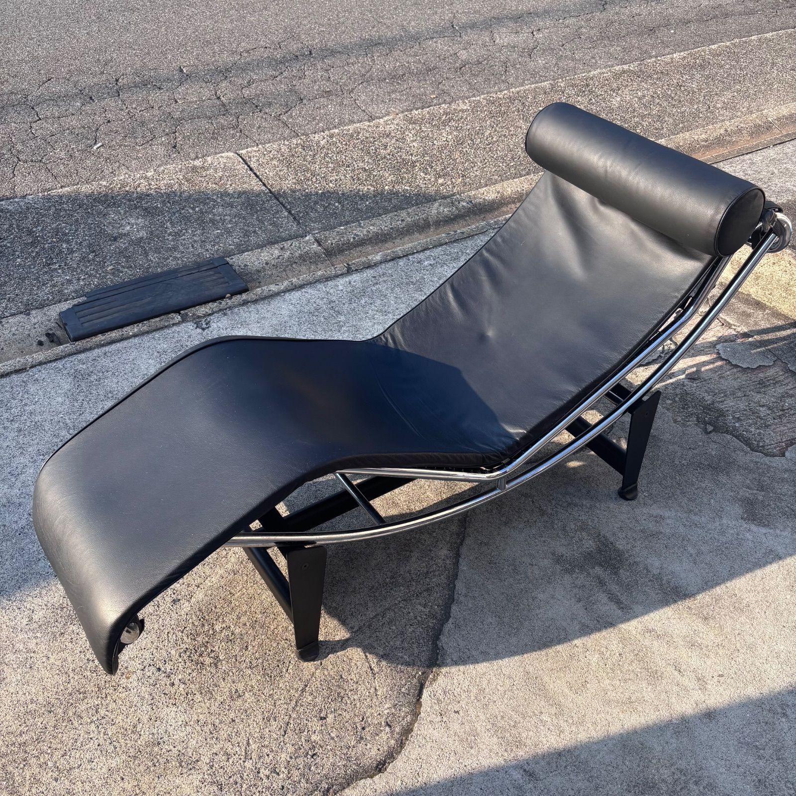 本革 シェーズロング LC４ ル コルビュジエ ピエール ジャンヌレ シャルロット ペリアン ソファ シングル 倉庫前引き取り価格 配送はご相談ください?