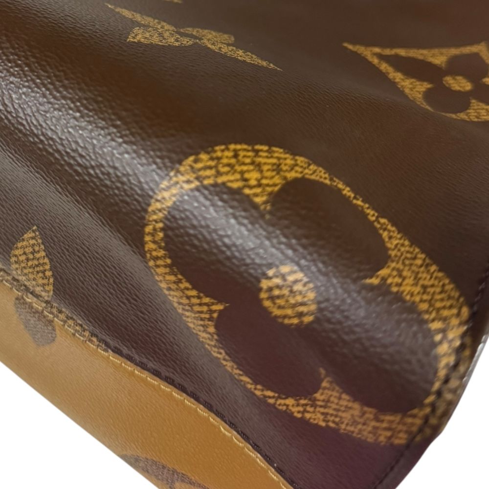 ルイヴィトン オンザゴーMM モノグラムジャイアント ショルダーバッグ