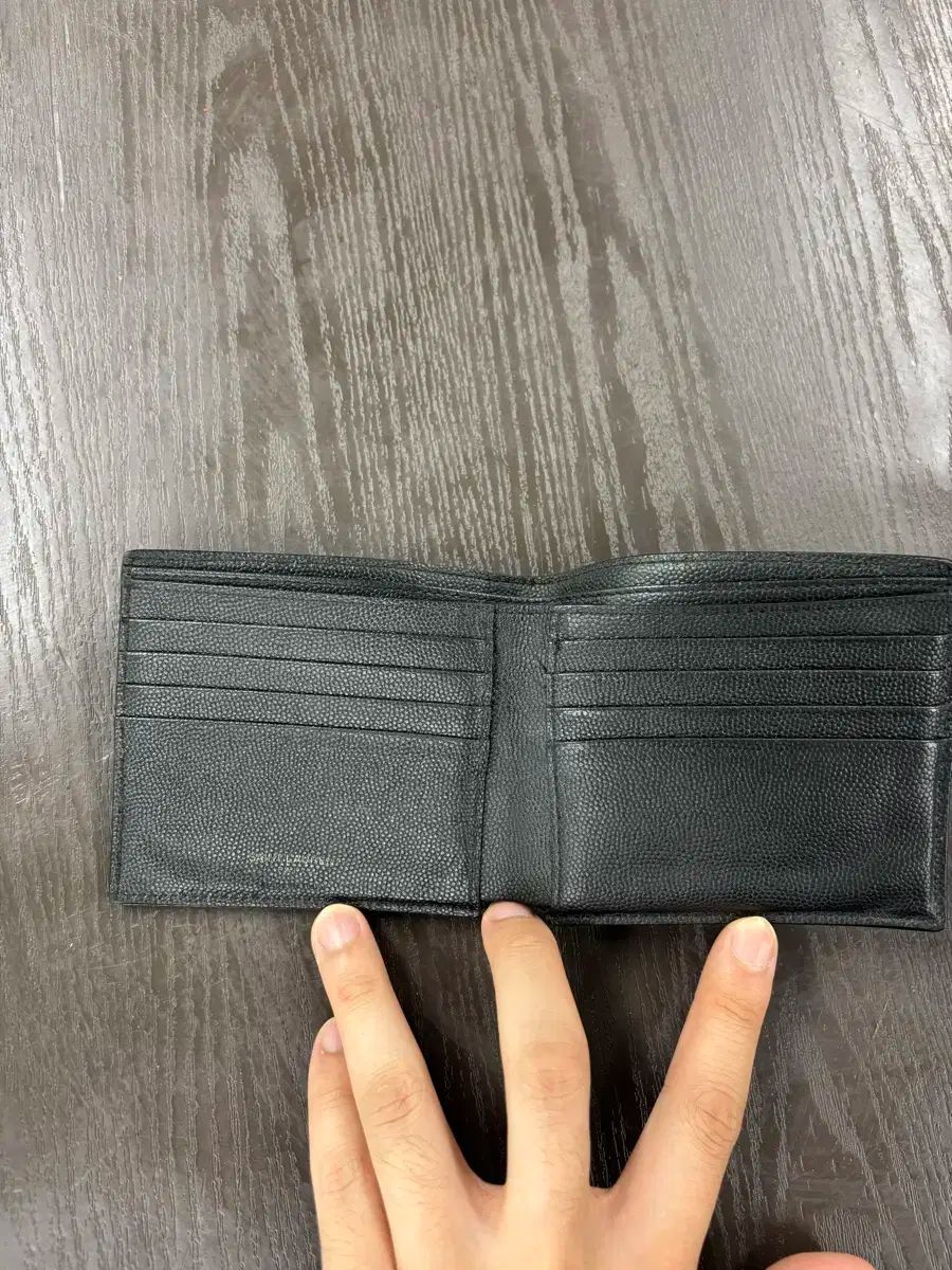 Saint Laurent(サンローラン) 二つ折り財布 ⭐️未使用級⭐️ サン