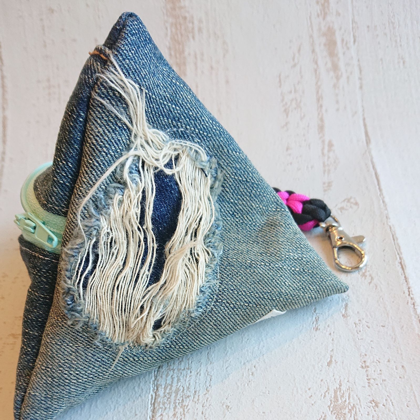 ジーンズリメイク・テトラポーチ デニムリメイク♡テトラポーチ♡ハンドメイド - メルカリ