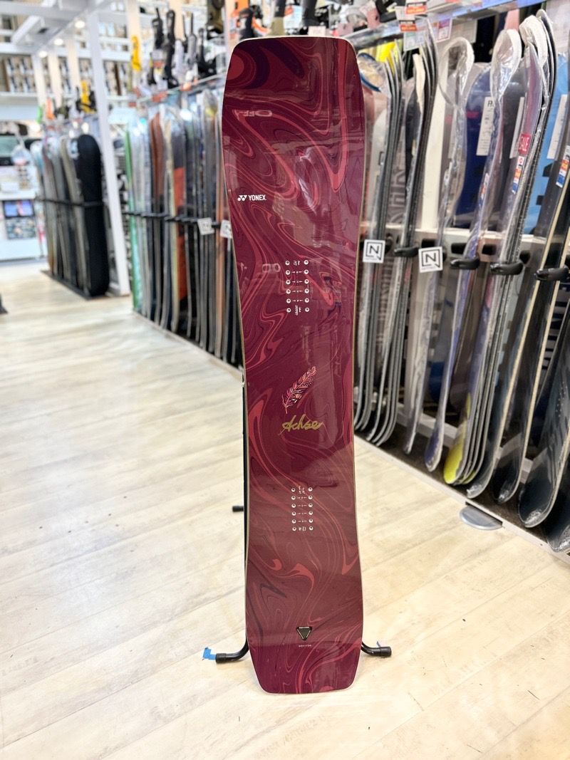 メンズ スノーボード 板 147 cm YONEX ACHSE ボルドー ヨネックスアクセ 25-26 グラトリ ラントリ フリースタイル キャンバー