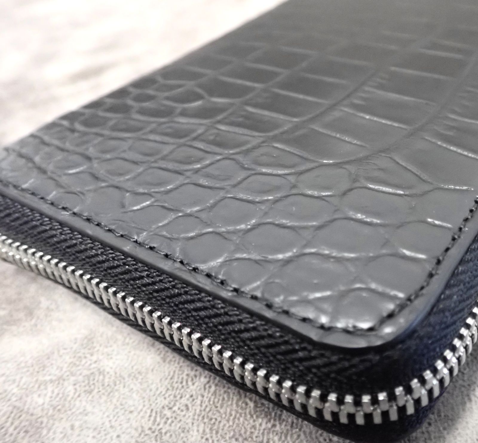 ☆新品！定価28万円☆ヘンローン社 クロコダイル ラウンドファスナー長 