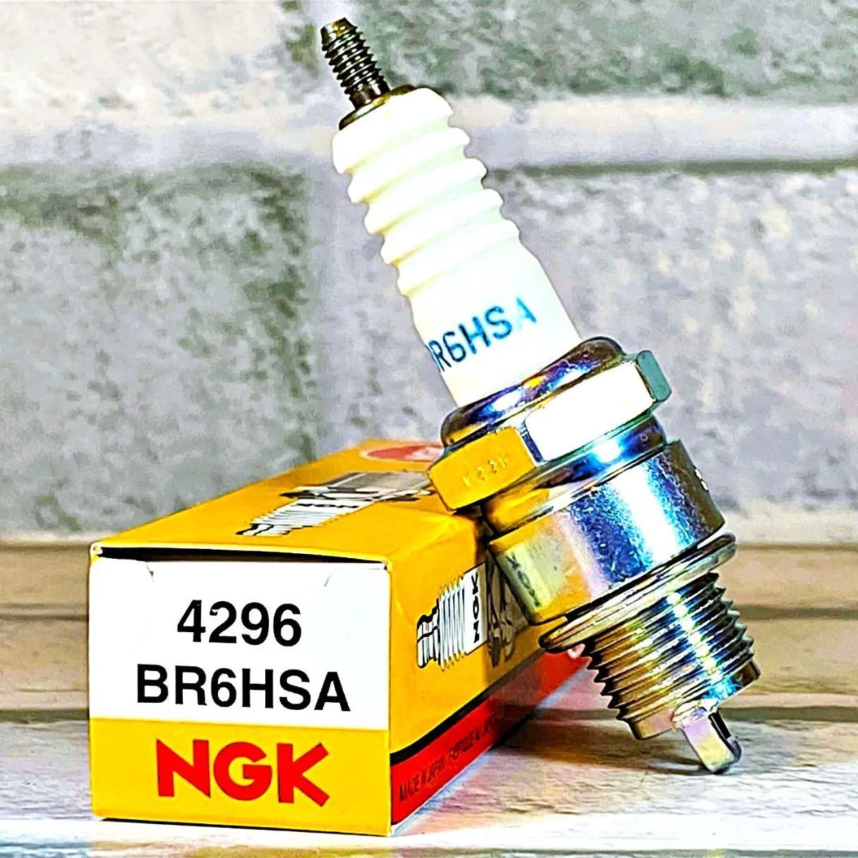 NGK BR6HSA (4296) 新品 送料込 ホンダ ライブディオ/J/S/SR/ZX