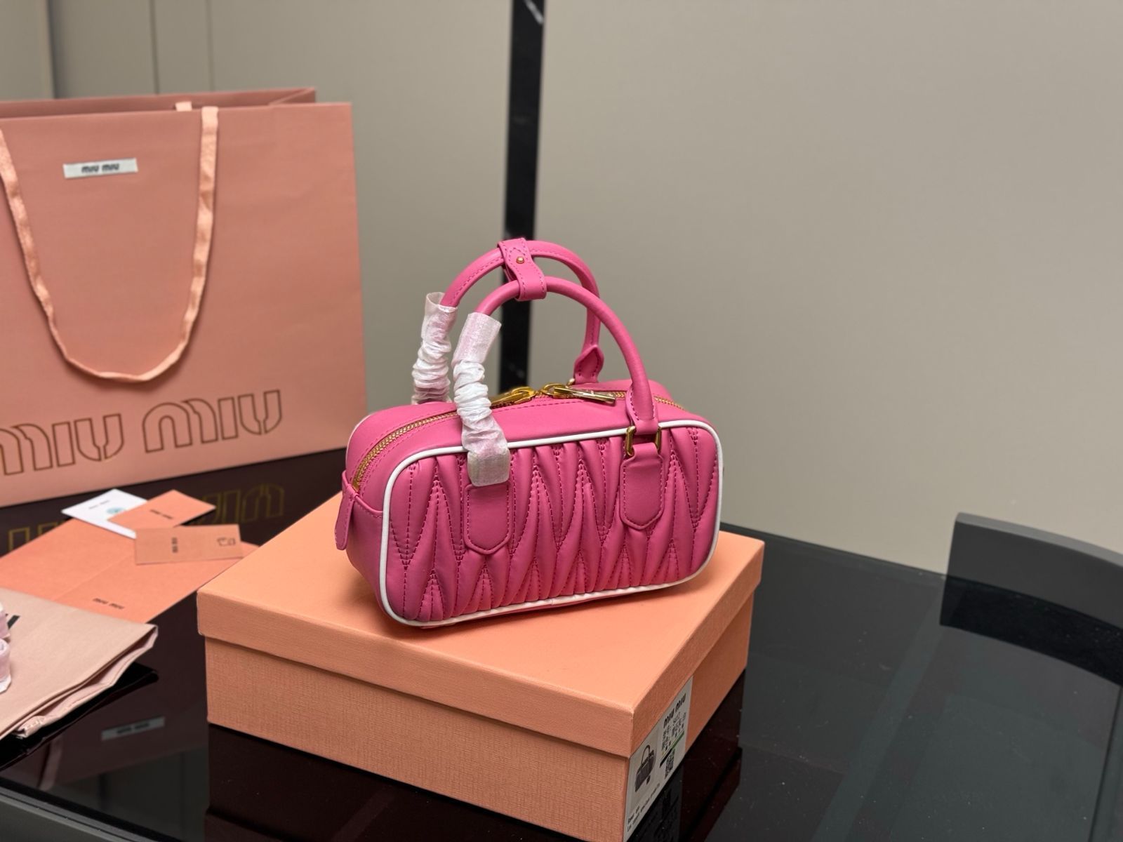 MIU MIU - ｻﾏｰｾｰﾙ開催中❗️プロフ確認❗️miumiu ボーリングバッグ  ダークブラウン 今日特価】Miu Miu Bowling Bag ミュウミュウ ボウリング バッグ