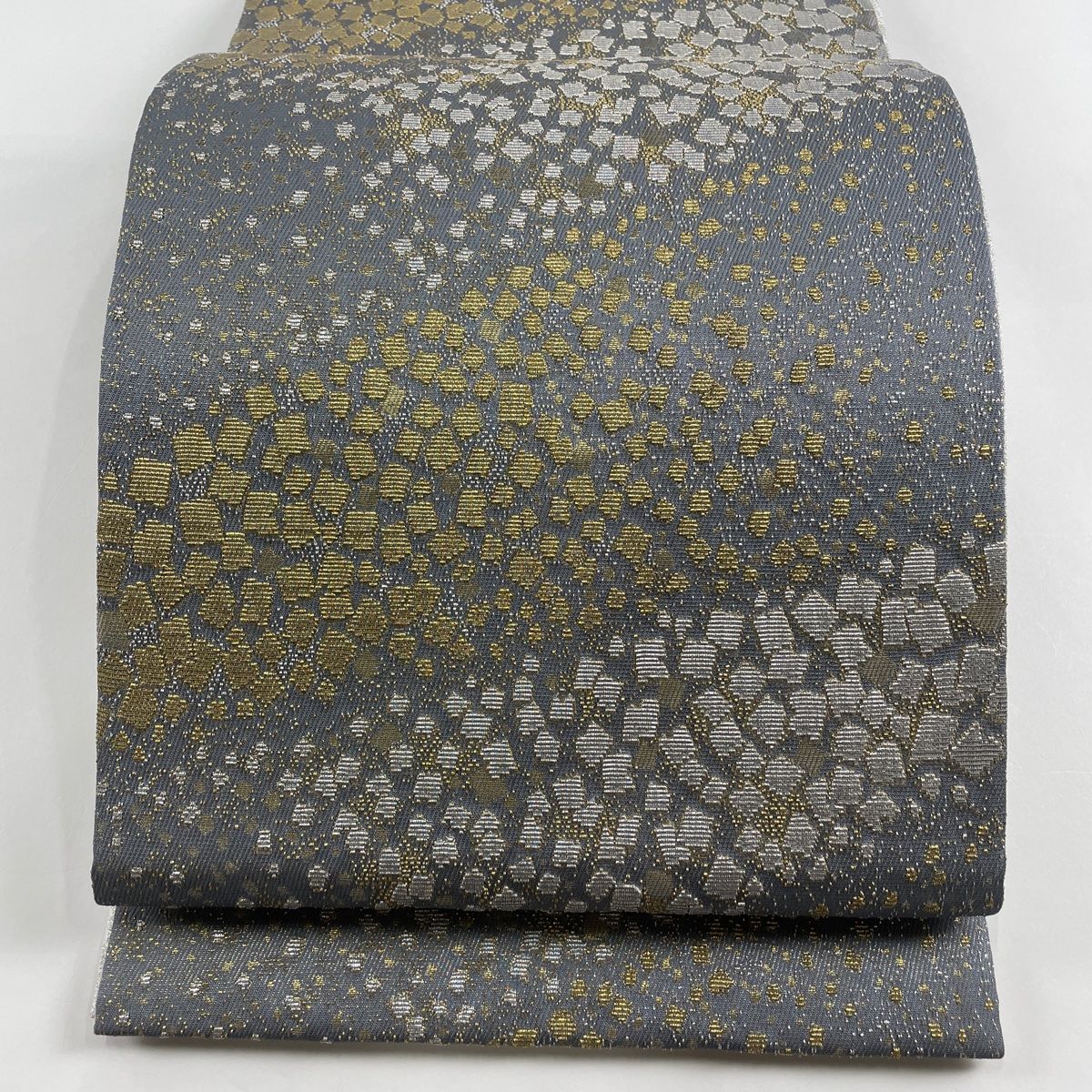 (最終市) No.2406 未使用シリーズ正絹菱縞箔袋帯　超美品 袋帯 美品 名品 箔散らし 幾何学模様 金銀糸 灰色 六通 正絹