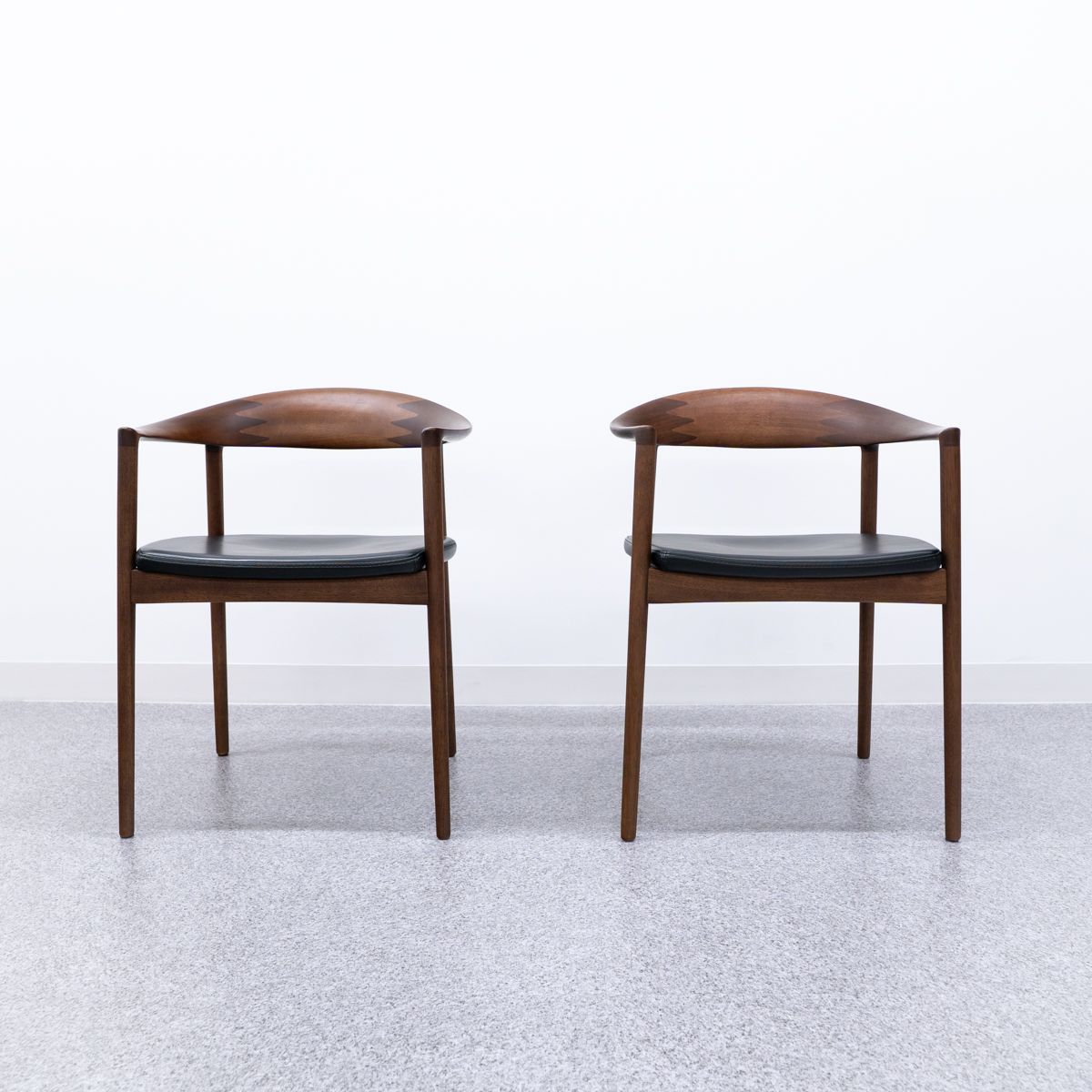 【美品】飛騨の家具 日進木工 グロウ 北欧風ナチュラルダイニングチェア2脚 日進木工 グロウ 北欧風 ダイニングチェア（a）飛騨 家具 取付