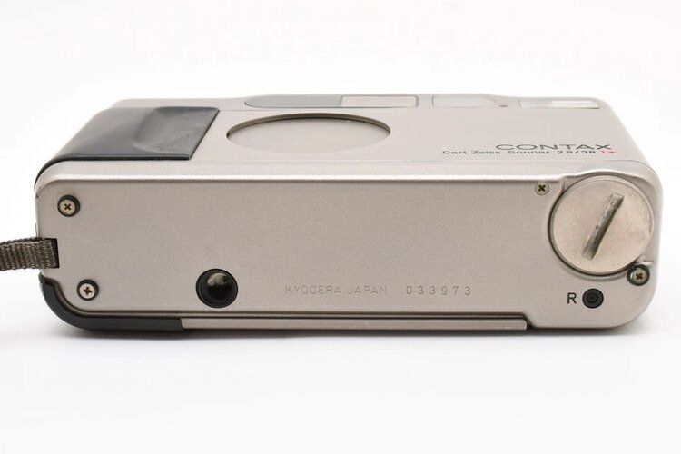  CONTAX T 2 titan シルバー フィルムカメラ コンパクトカメラ(フィルム) フィルムカメラ