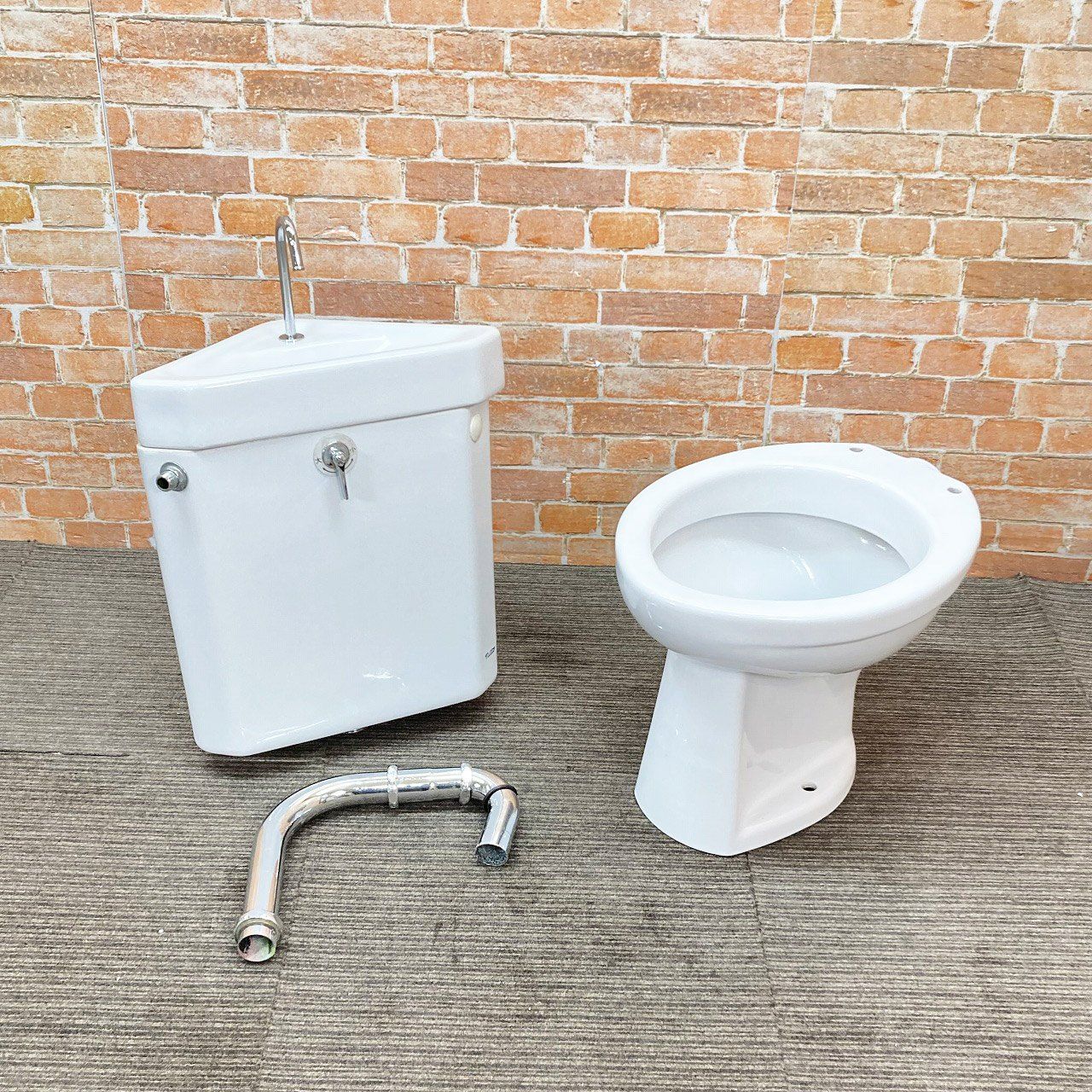品 NITTO トイレ便器 床下排水 コーナートイレ 隅付タンクのセット 三角タンク 洋式便器 ホワイト 104I091810