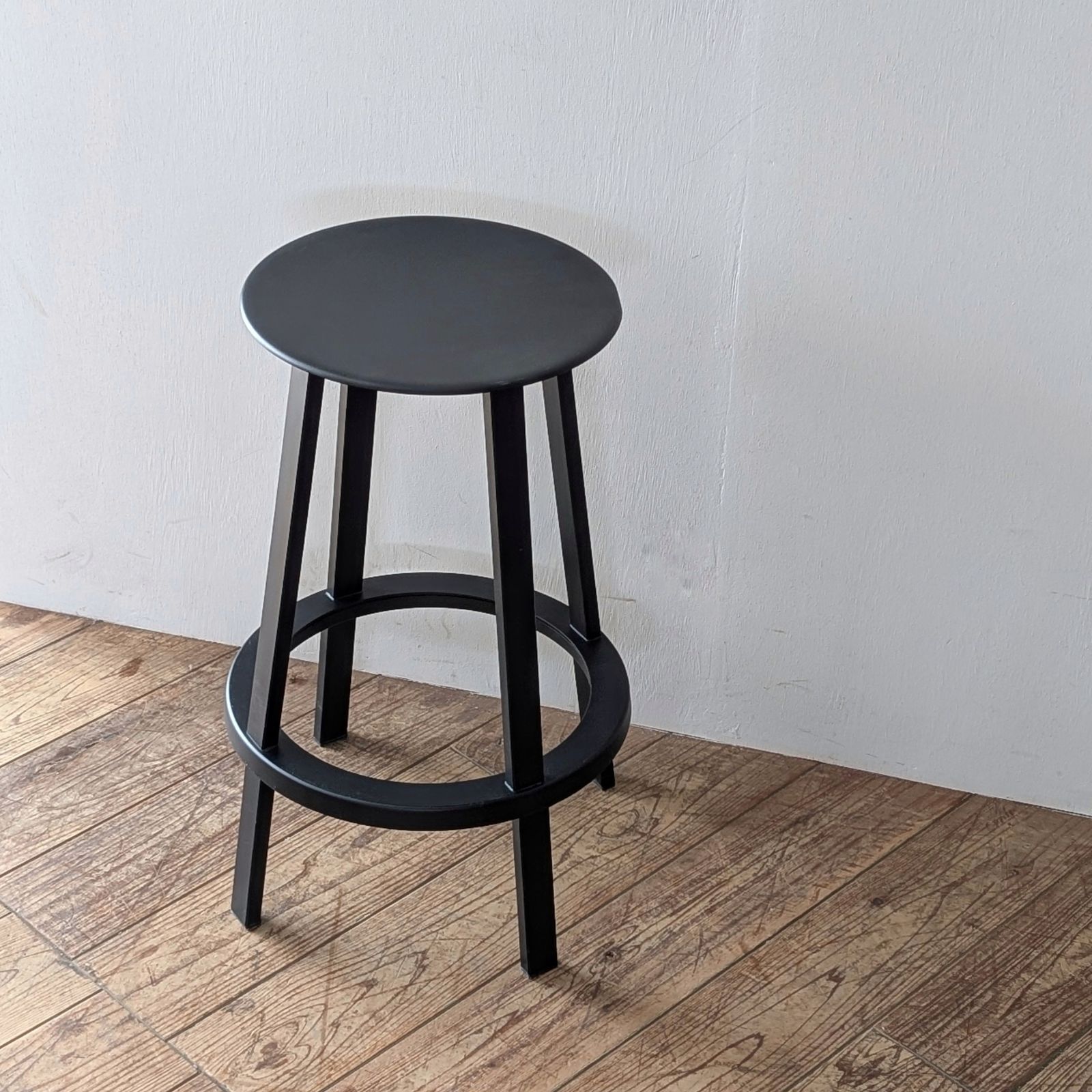 複数在庫あり！新品未使用品■HAY■リボルバースツール　ロー　黒　高さ65 箱付 REVOLVER BAR STOOL LOW｜北欧デンマーク インテリアブランドの