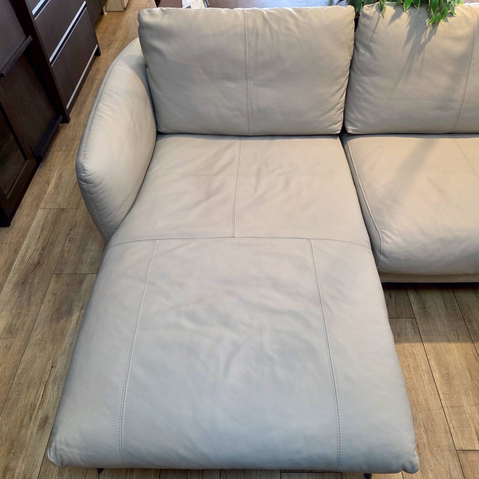極美品】IDC大塚家具 IDC OTSUKA カウチソファ 総本革張り フェザー L 